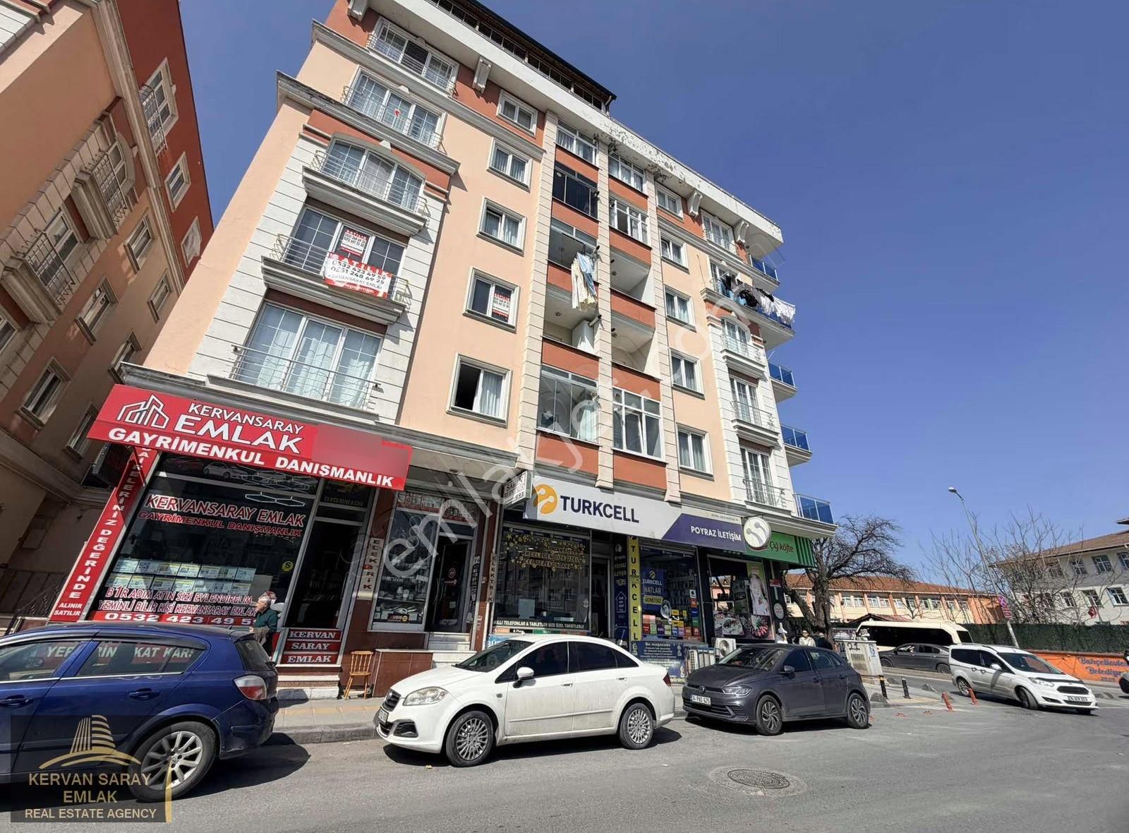 Bahçelievler Mahmutbey Cadde Üzeri Satılık Daire 3+1 130m2