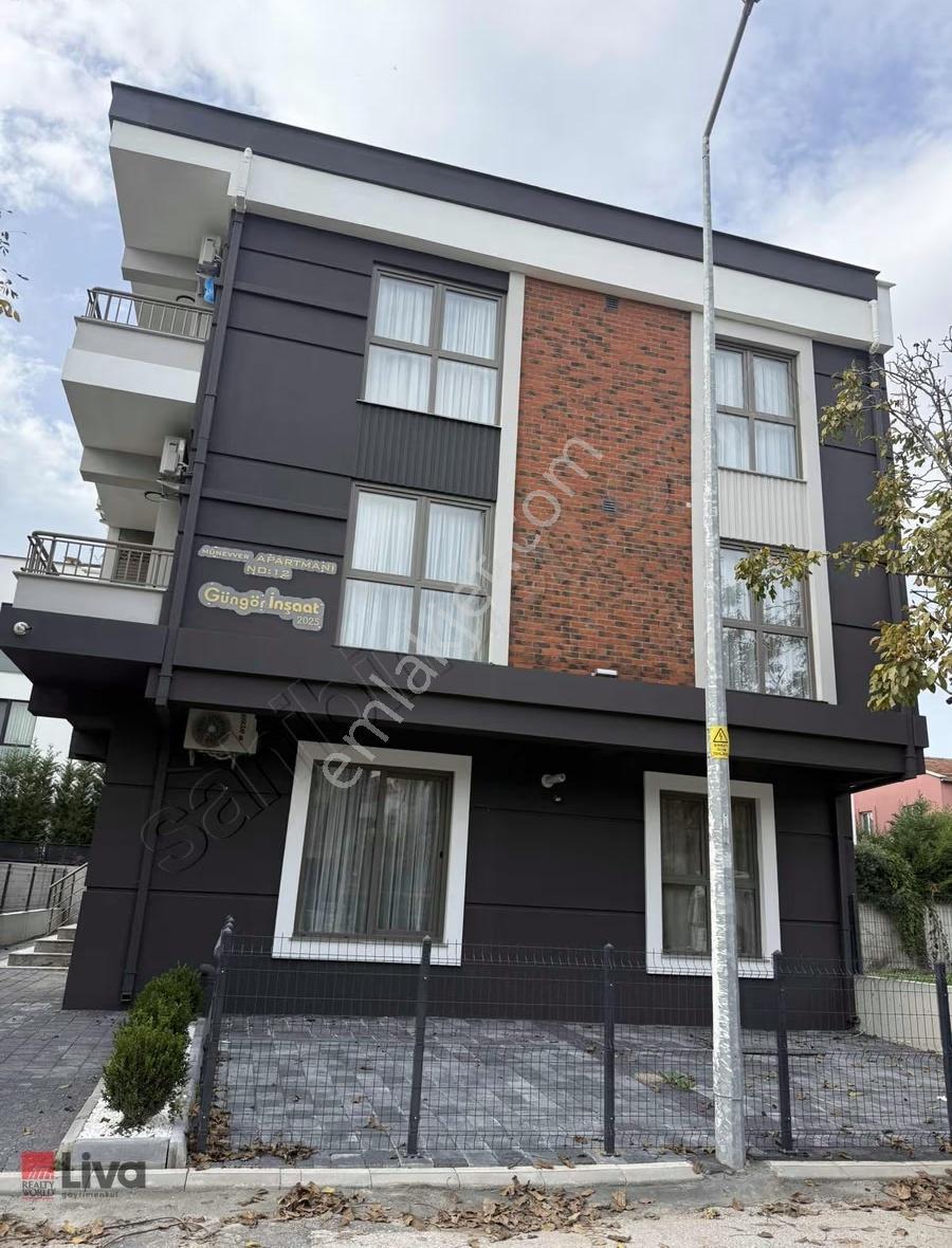 Liva'dan Plevne Mahallesinde Full Eşyalı Kiralık Sıfır 1+1 Daire