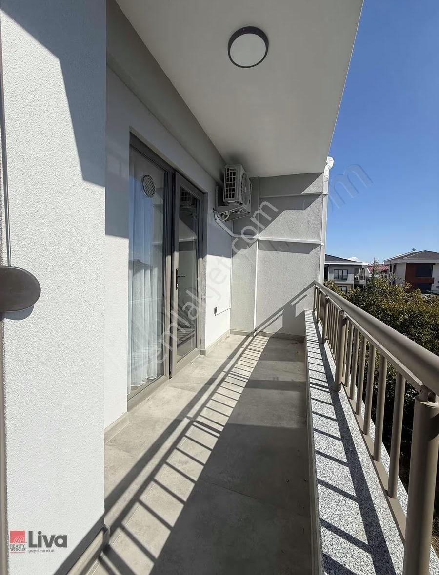 Liva'dan Plevne Mahallesinde Full Eşyalı Kiralık Sıfır 1+1 Daire - Görsel 8