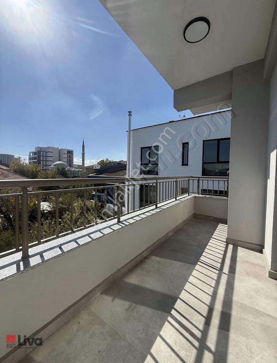 Liva'dan Plevne Mahallesinde Full Eşyalı Kiralık Sıfır 1+1 Daire - Görsel 13
