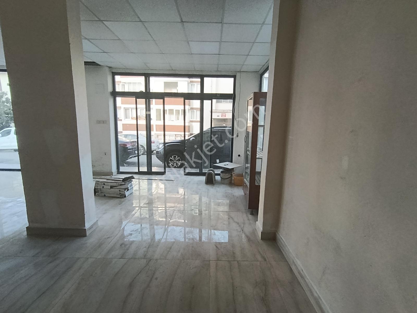 Pelitli Afet Evler Bölgesinde 146 M2 Köşe Dükkan - Görsel 4