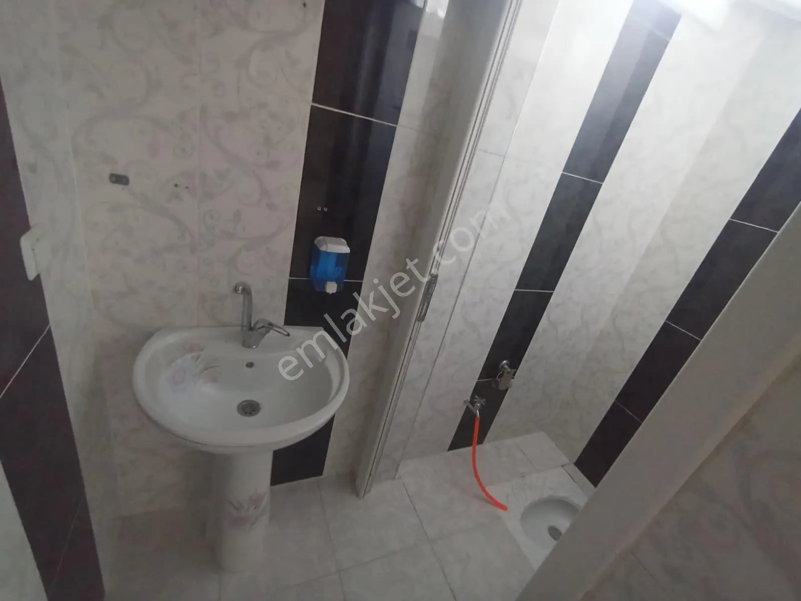Adana Gültepe Mah. Doğalgazlı Temiz 2+1 Kiralık Ev - Görsel 3