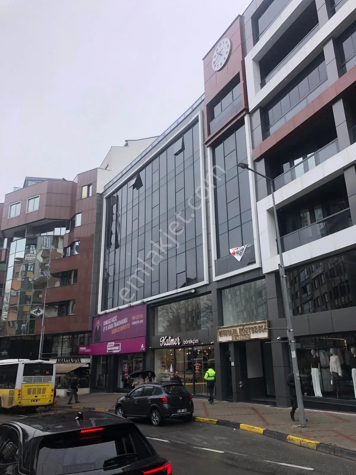Trabzon Meydan Köstereli İş Merkezi Kiralık 120 M2 Ofis