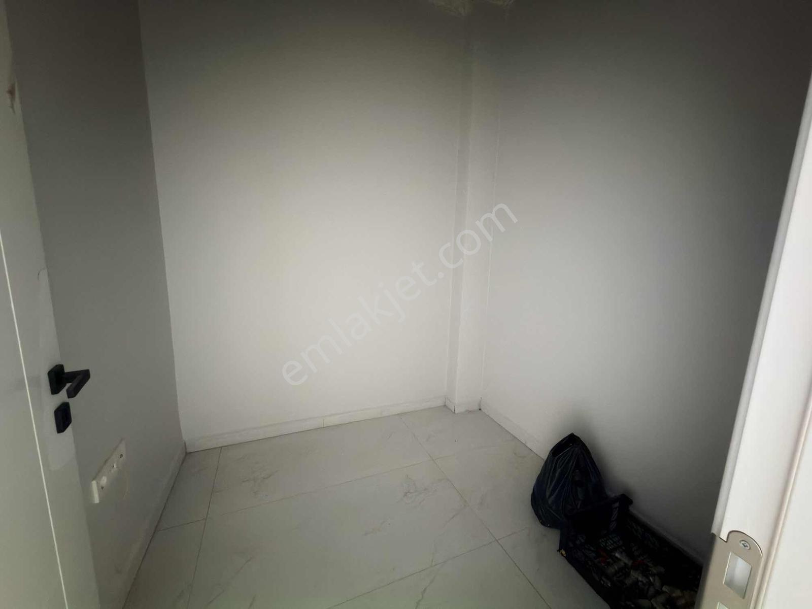 Tarcanlardan,yeşilova Merkezde Rezidans Bölgesinde 135m2 Dükkan - Görsel 8