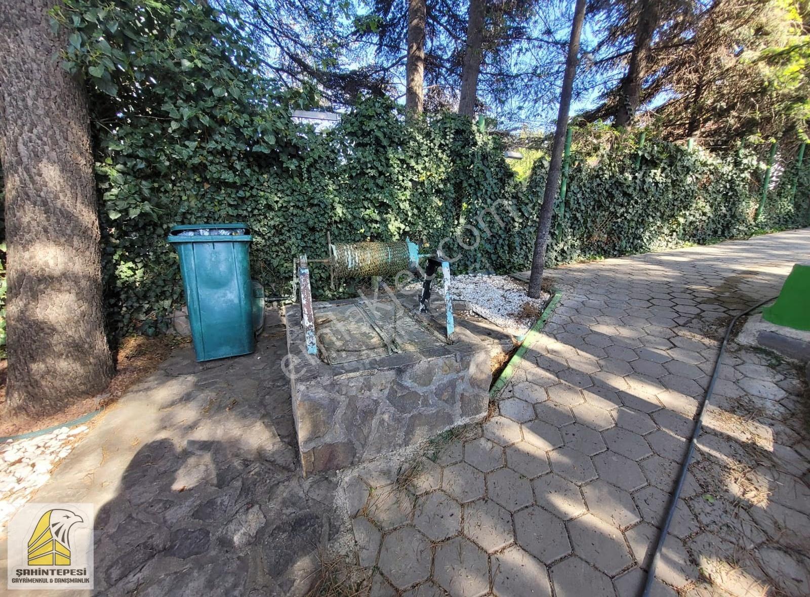 Karabayırbağların'da Kiralık Bahçeli Taş Bina-prestijli İşyeri - Görsel 2