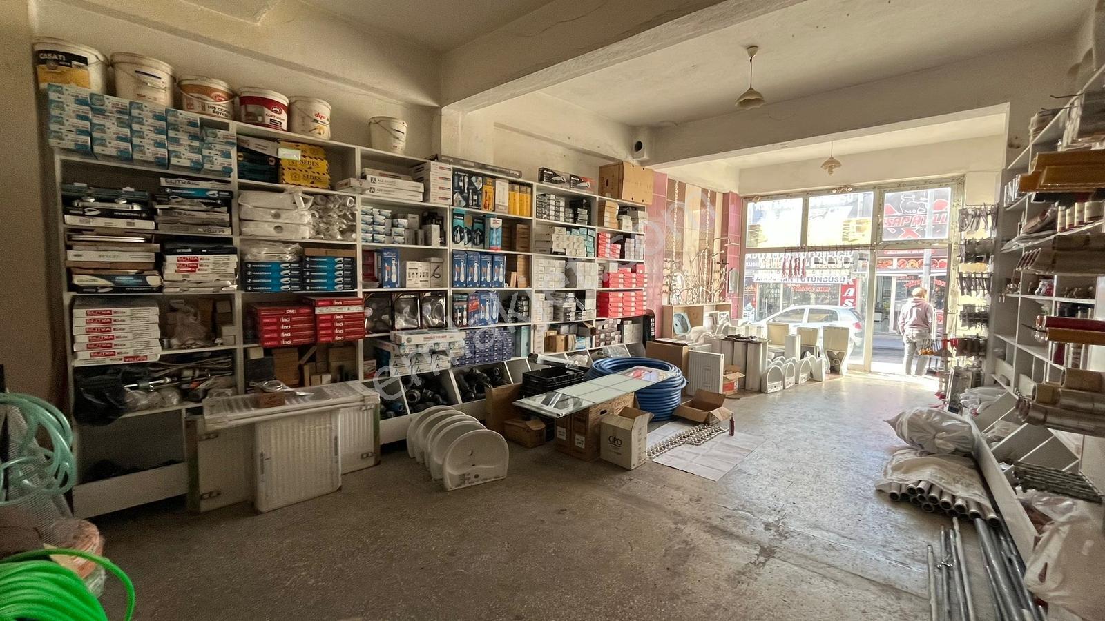 Çarşının Göbeğinde Kiracı Garantili Satılık Dükkan - Görsel 8