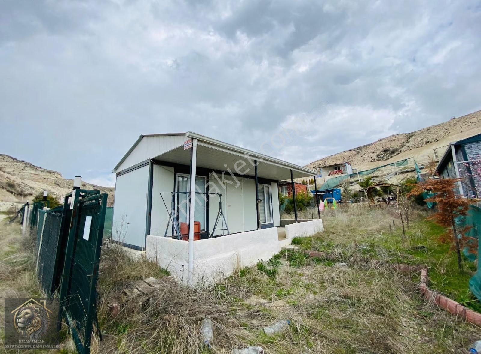 Ayaş Tekkede İmarlı İçerisinde Konteyner Evi Bulunan Arsa...!