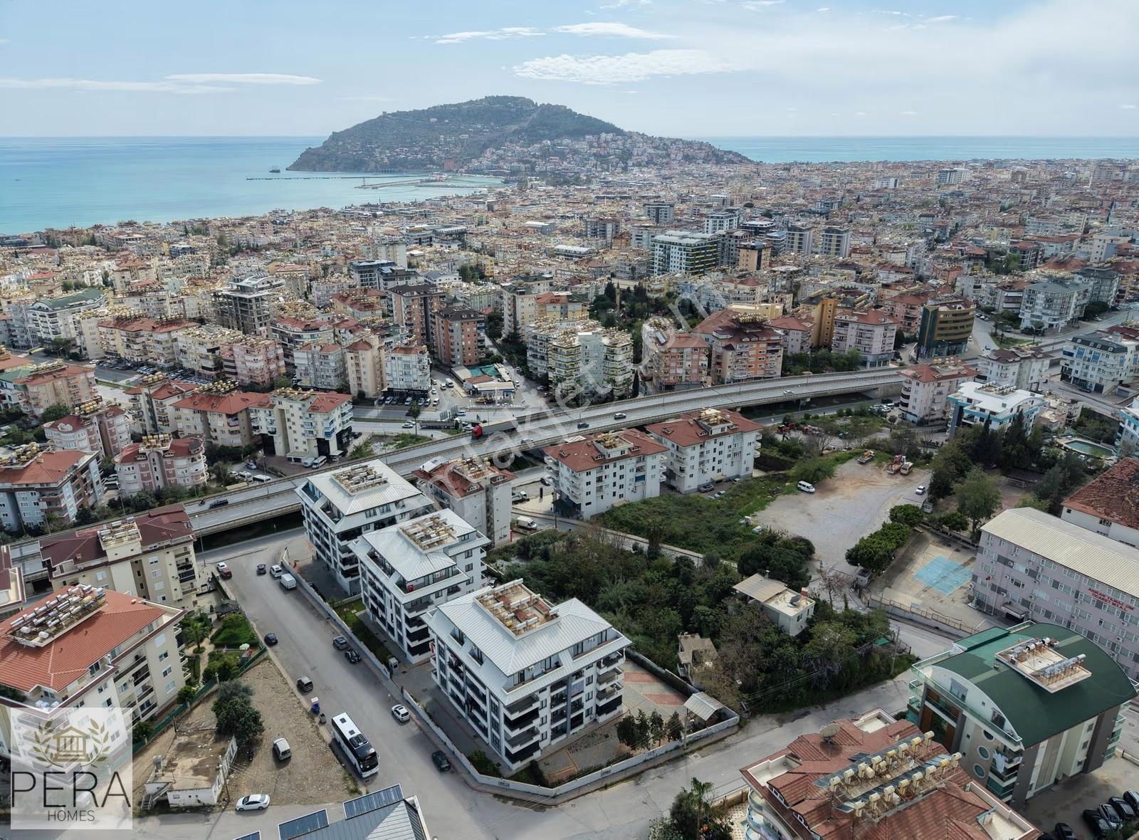 Alanya Hasbahçe Site İçi Satılık Ayrı Mutfak Düz Ayak 4+1 Daire