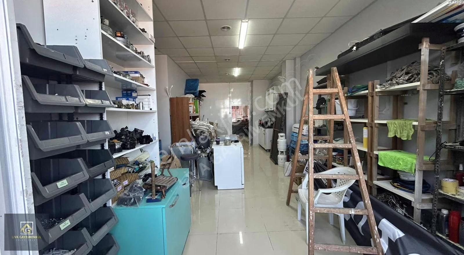 Karabağlar Metin Oktay'da Çift Cepheli, Vitrinli Kiralık Dükkan - Görsel 8