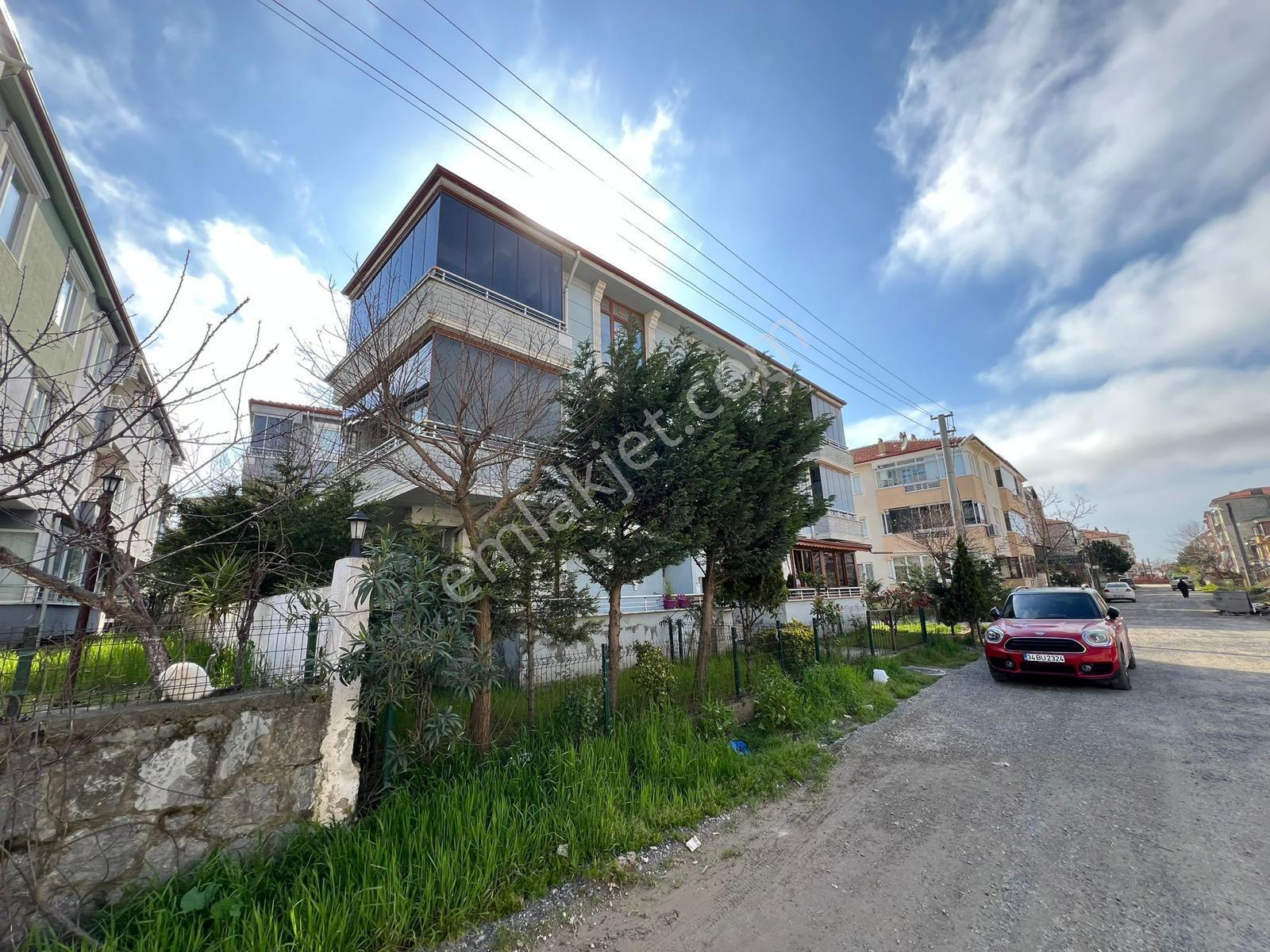 Karasu Çiğdem Emlaktan Sahil Merkezde Deniz Manzaralı - Görsel 3