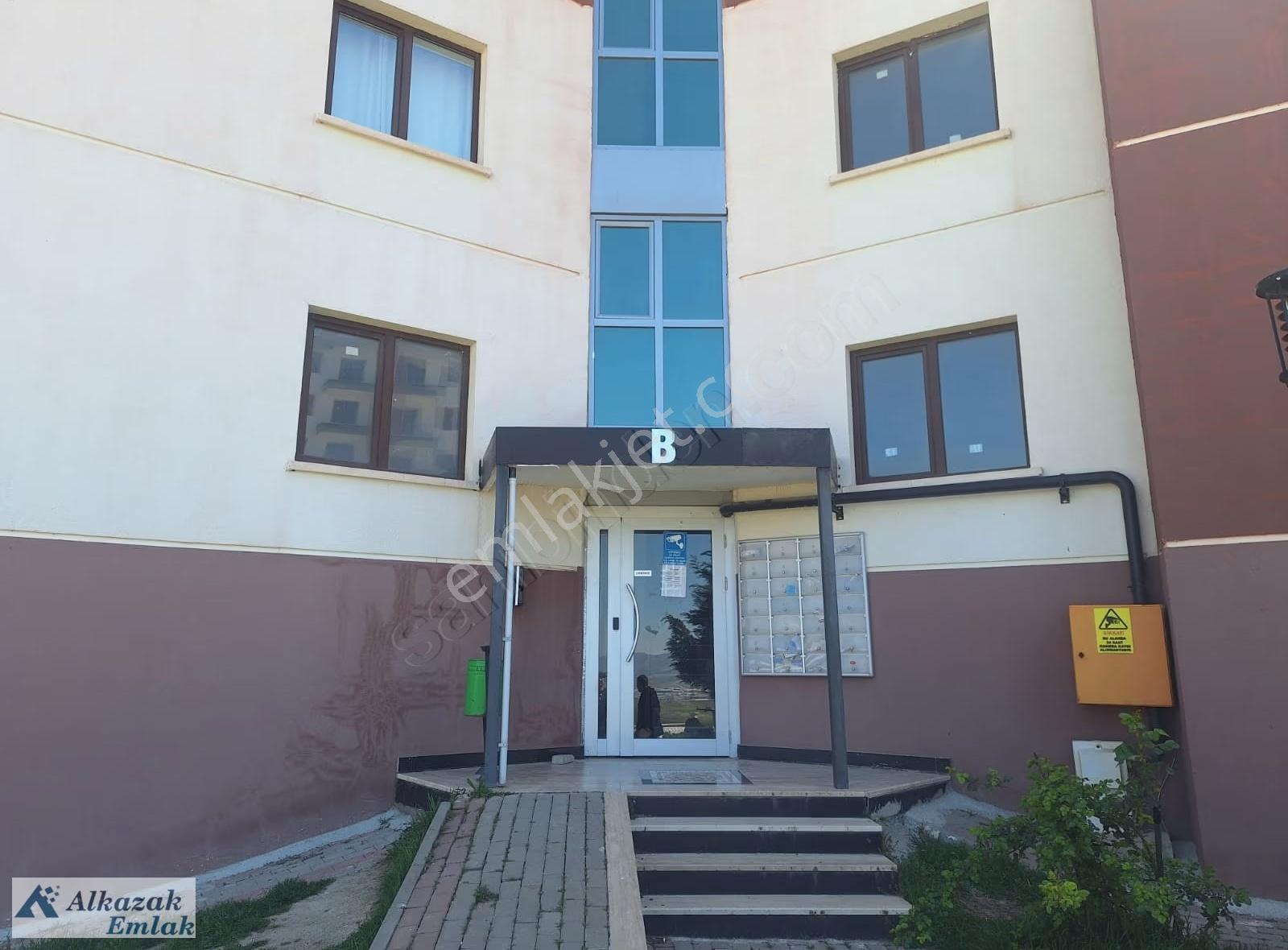 Alcı Mahallesinde Kiralık 4+1 Daire - Görsel 2