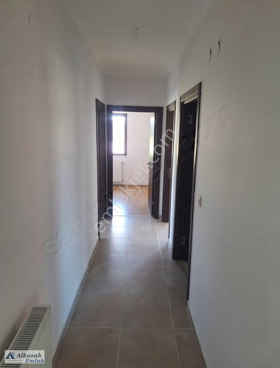 Alcı Mahallesinde Kiralık 4+1 Daire - Görsel 4