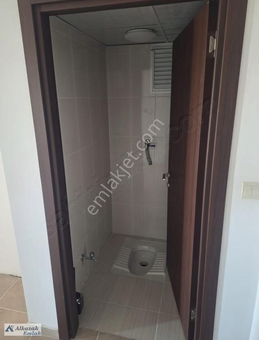 Alcı Mahallesinde Kiralık 4+1 Daire - Görsel 14