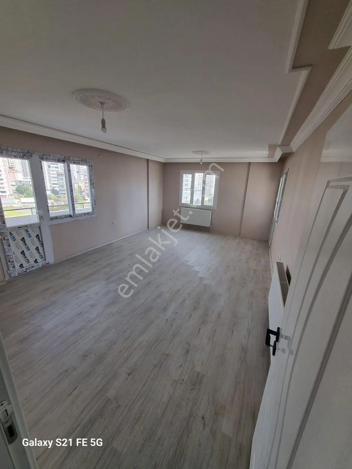 Huzurevleri Mahallesinde 3+1 K.mutfak Doğalgazlı Kiralık Daire - Görsel 3