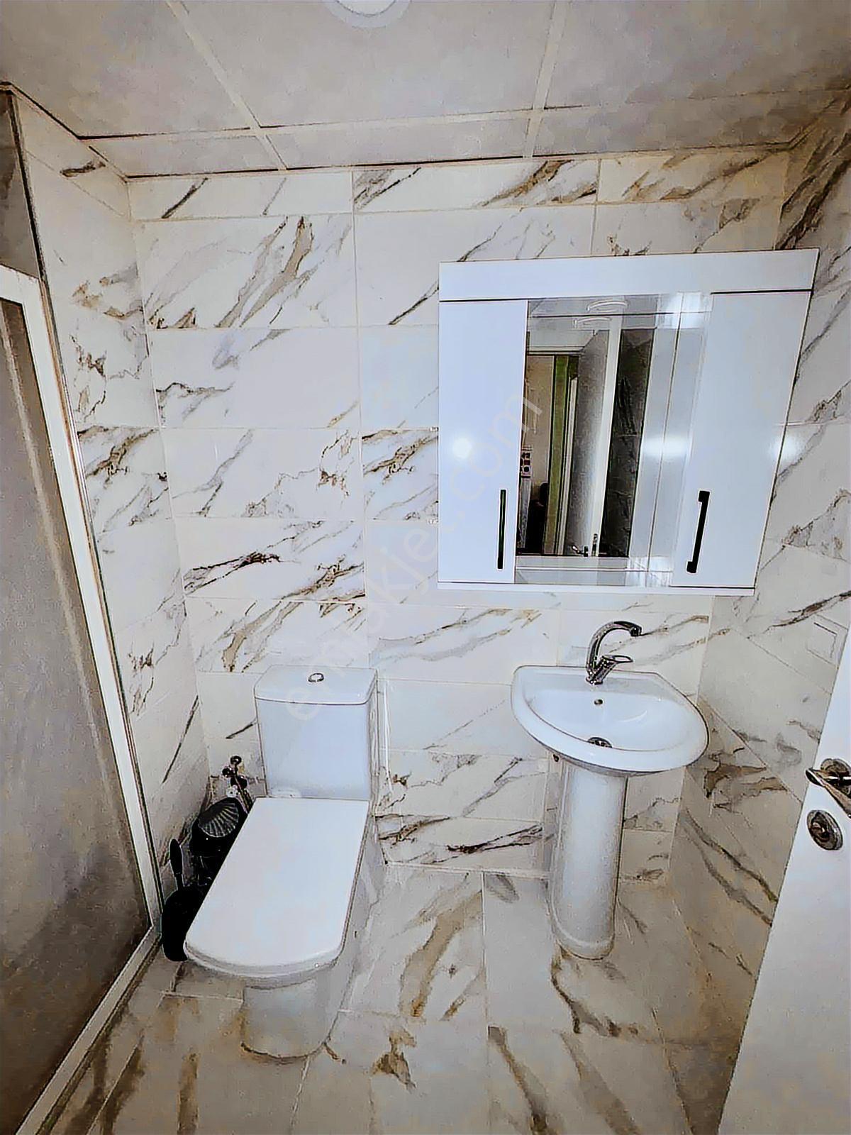 Garanti Emlaktan Üniversite Yanı Satılık 1+1 Full Eşyalı Daire - Görsel 25