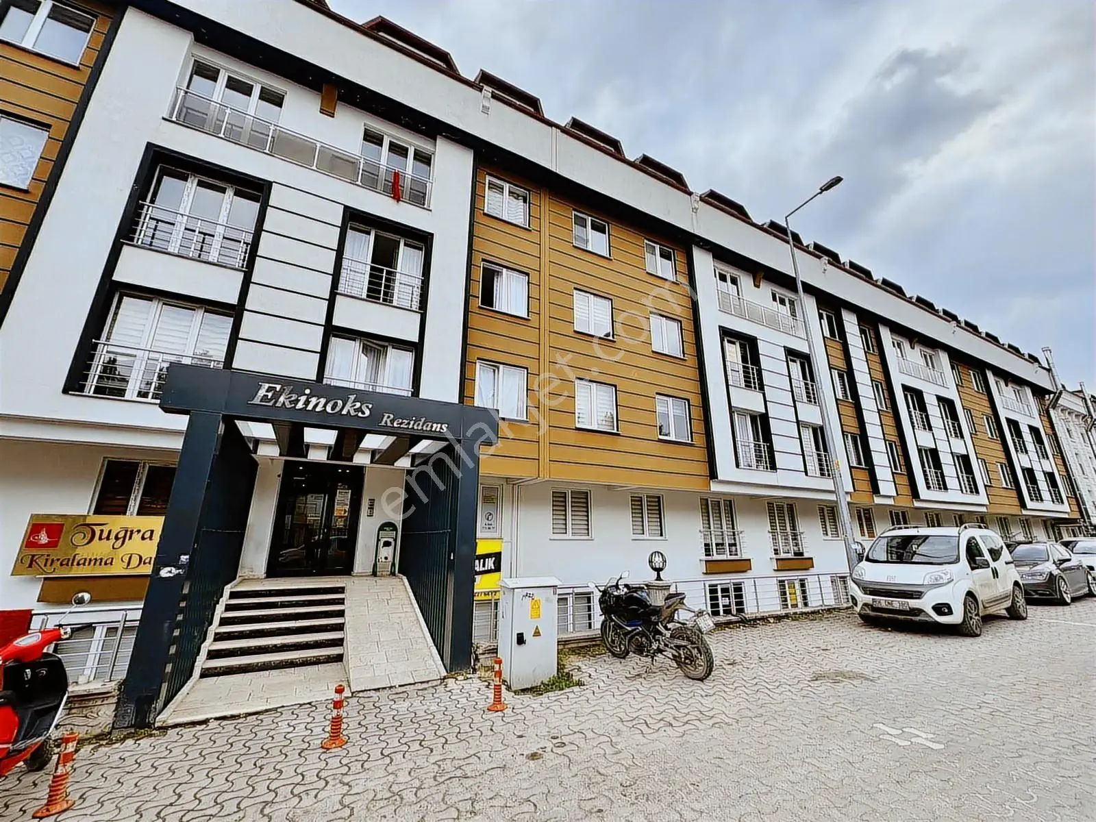 Garanti Emlaktan Üniversite Yanı Satılık 1+1 Full Eşyalı Daire