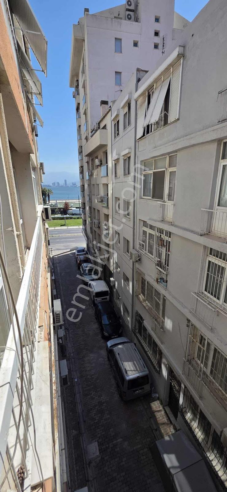 Karşıyaka Alaybeyde Sahil Yakını 3+1 Daire - Görsel 12