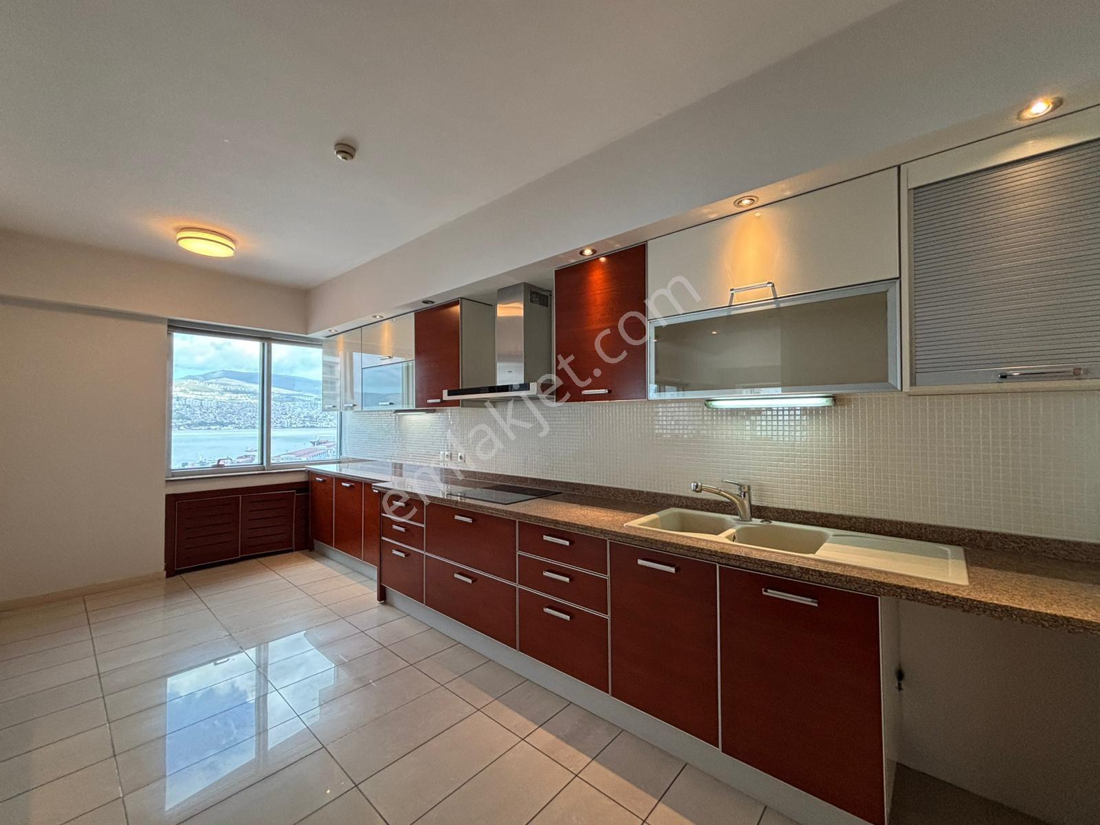 Alsancak Punta Rezidans 4+1 260m2 Deniz Manzaralı Kiralık Daire! - Görsel 15