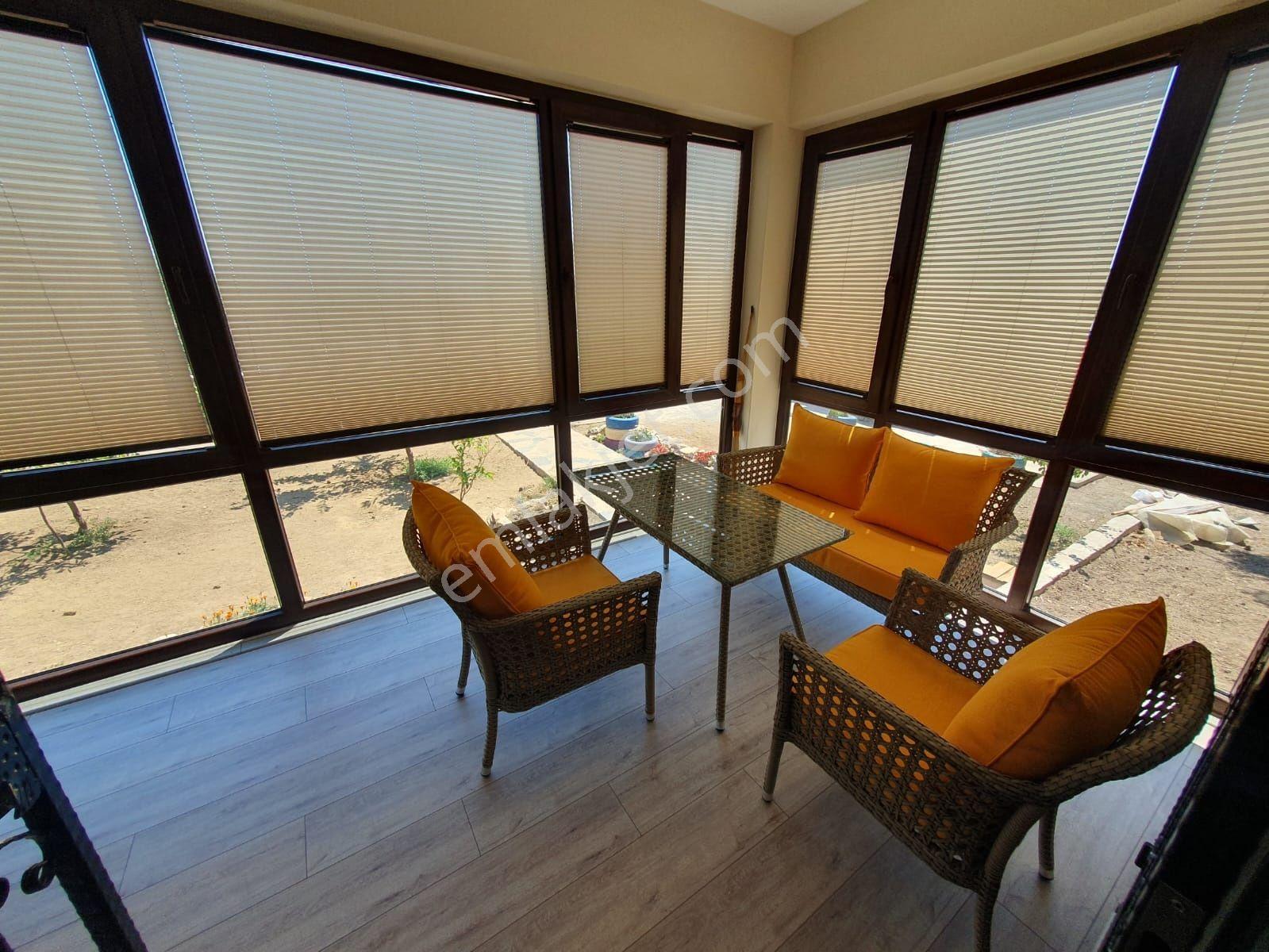 Altınoluk İlkbaharda Denize Yakın 1350m2 Arsa İçinde Emsalsiz Çiftlik Evi - Görsel 8