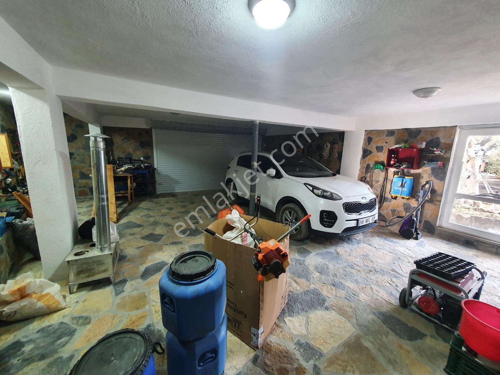 Altınoluk İlkbaharda Denize Yakın 1350m2 Arsa İçinde Emsalsiz Çiftlik Evi - Görsel 44