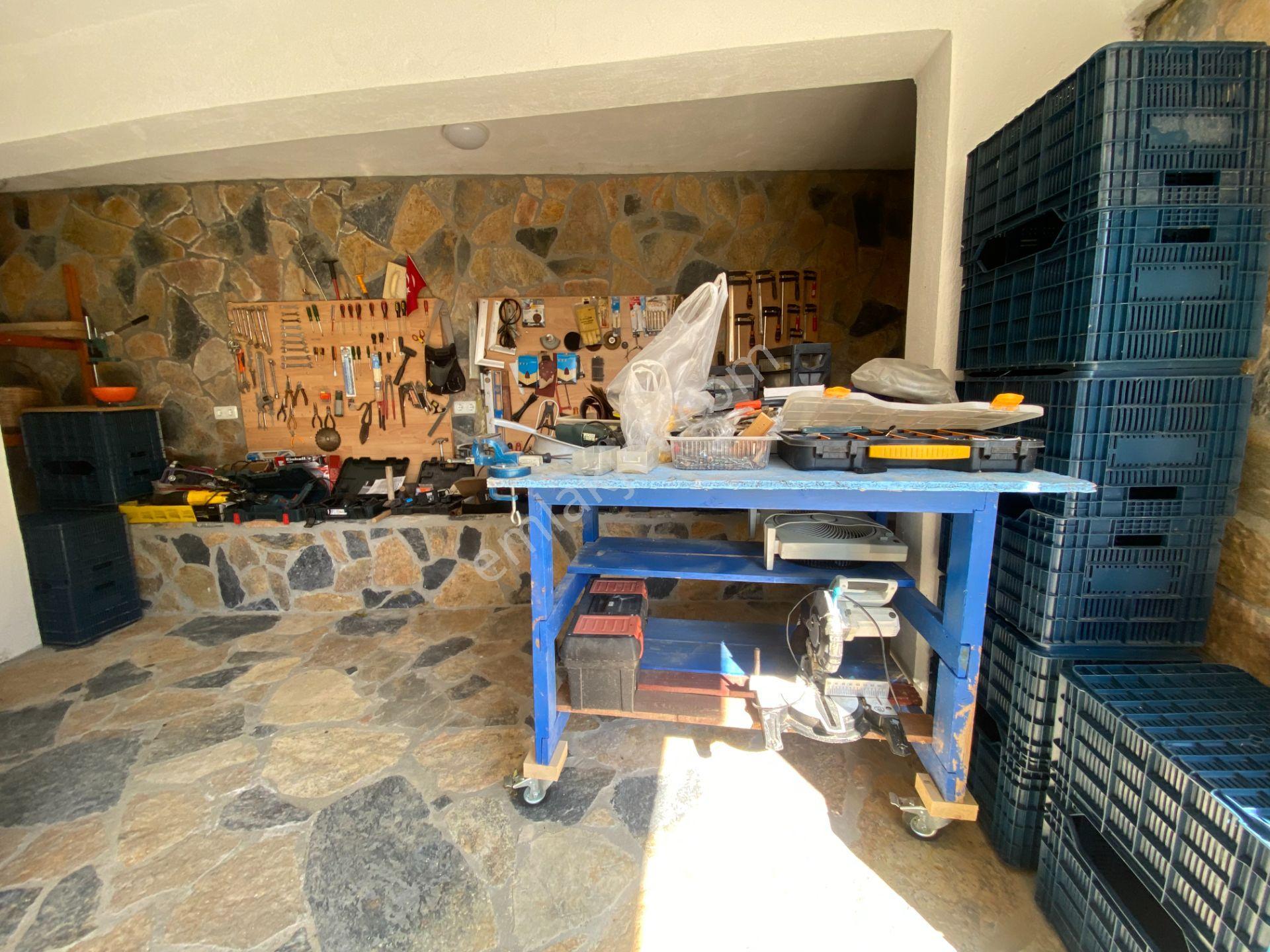 Altınoluk İlkbaharda Denize Yakın 1350m2 Arsa İçinde Emsalsiz Çiftlik Evi - Görsel 32