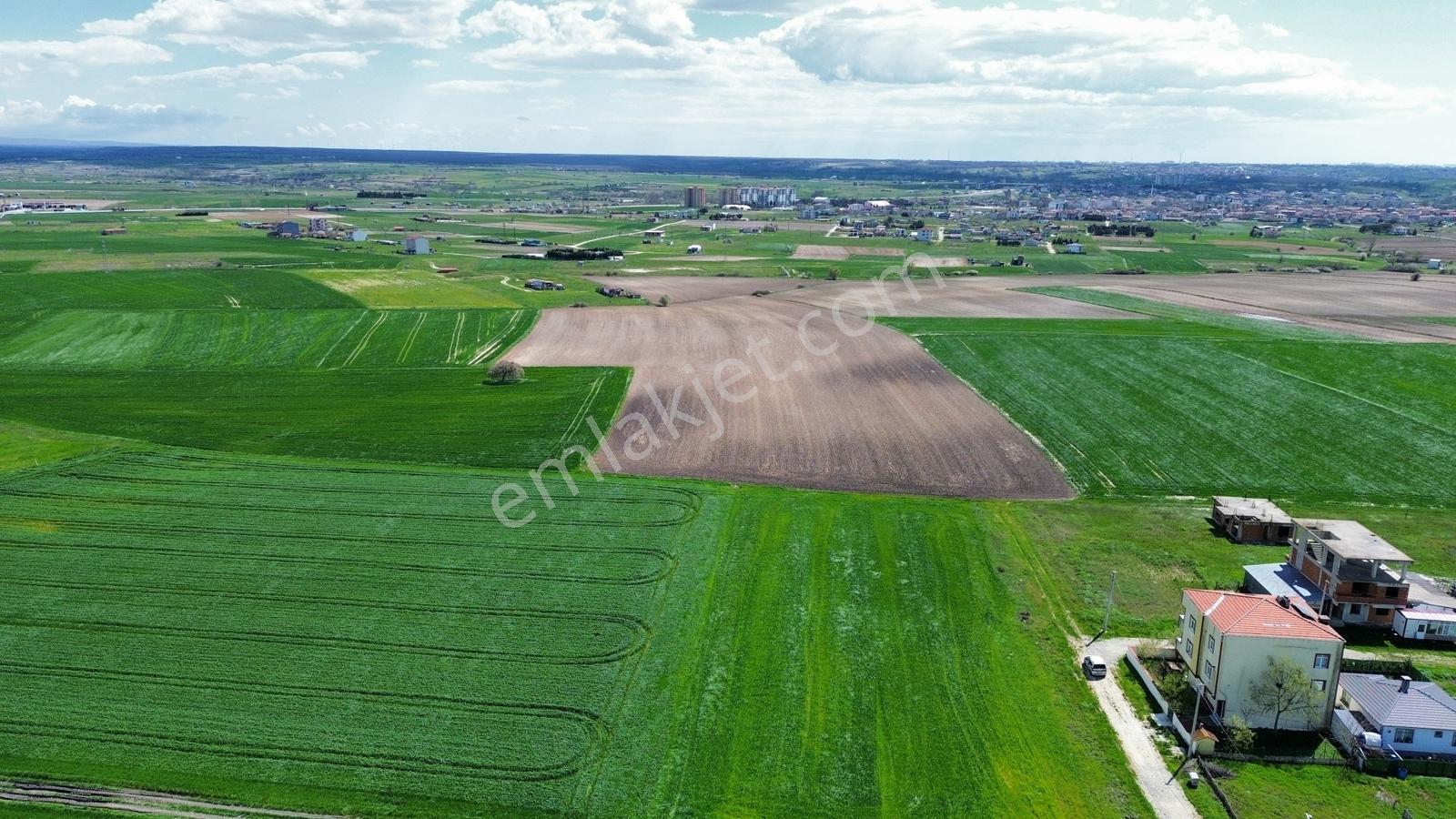 Büyükyoncalıda 3 Kat İmarlı Altyapılar Mevcut 300 Metre Arsa