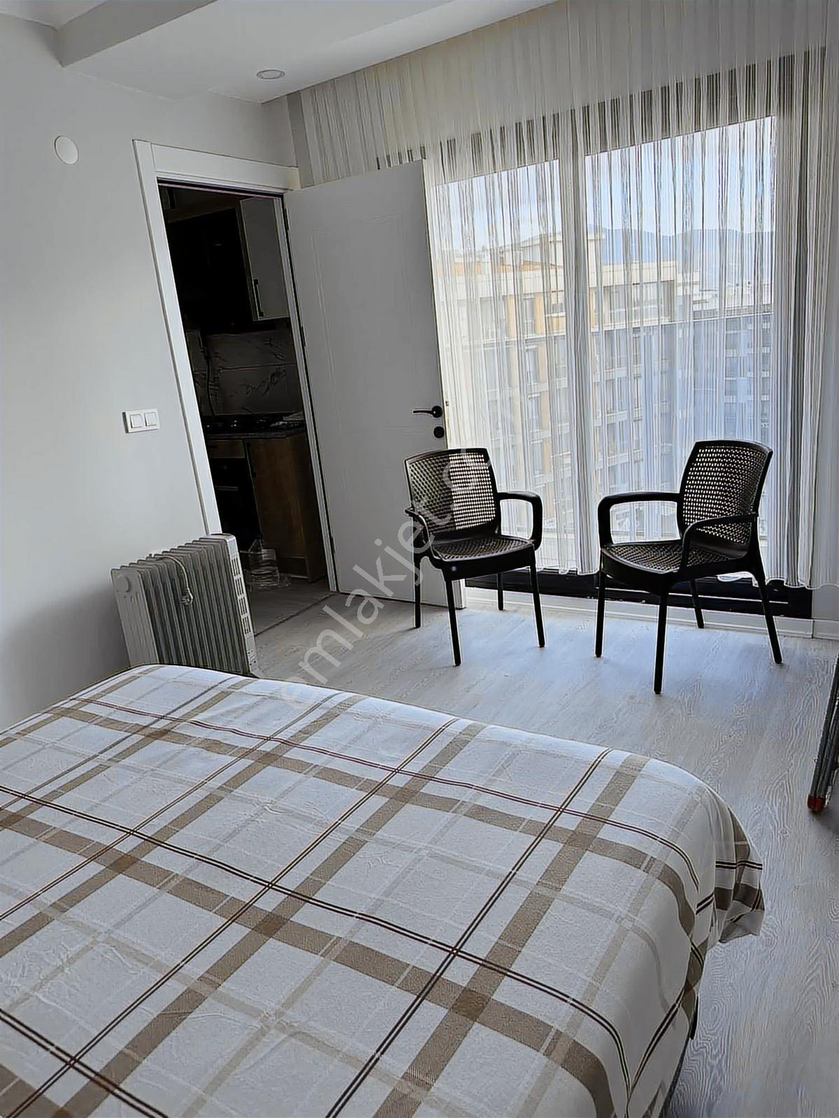Bornova Merkez Yakını Eşyalı 1+1 Sıfır Daire - Görsel 8