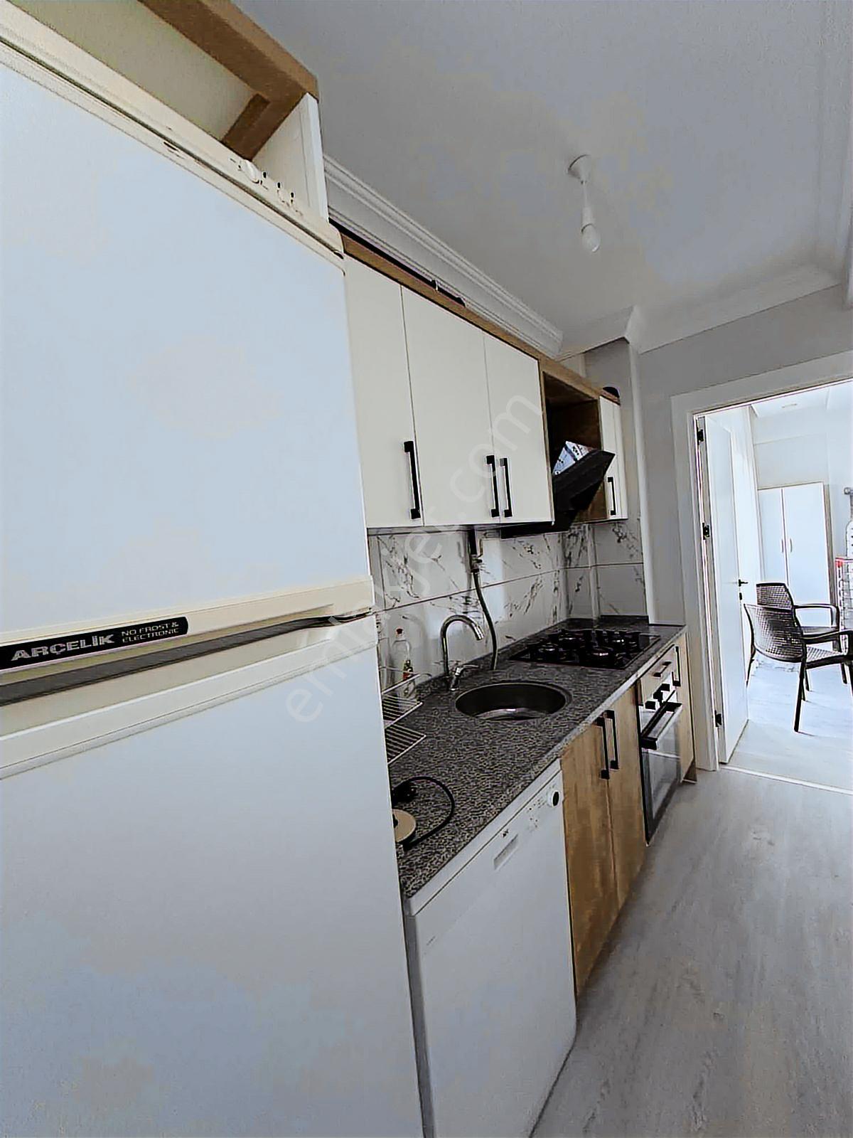 Bornova Merkez Yakını Eşyalı 1+1 Sıfır Daire - Görsel 17
