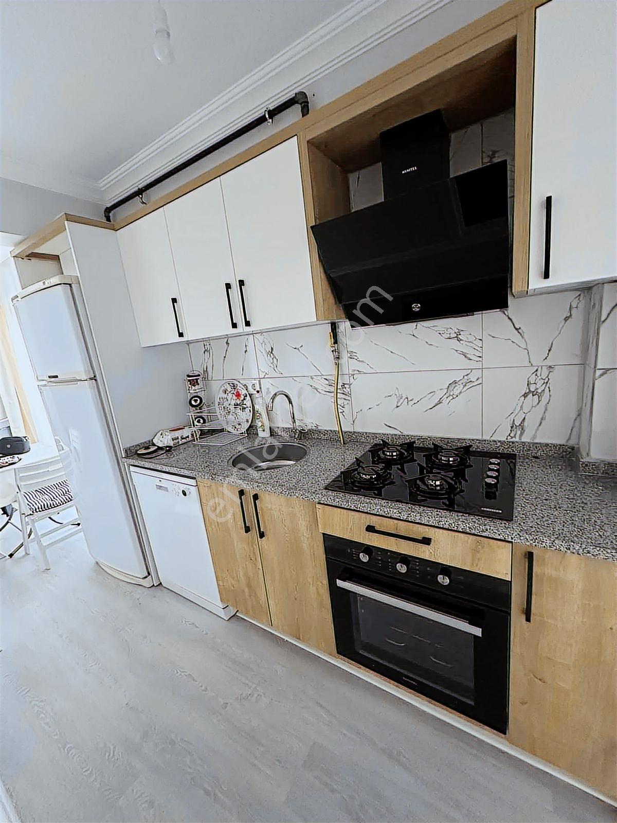 Bornova Merkez Yakını Eşyalı 1+1 Sıfır Daire