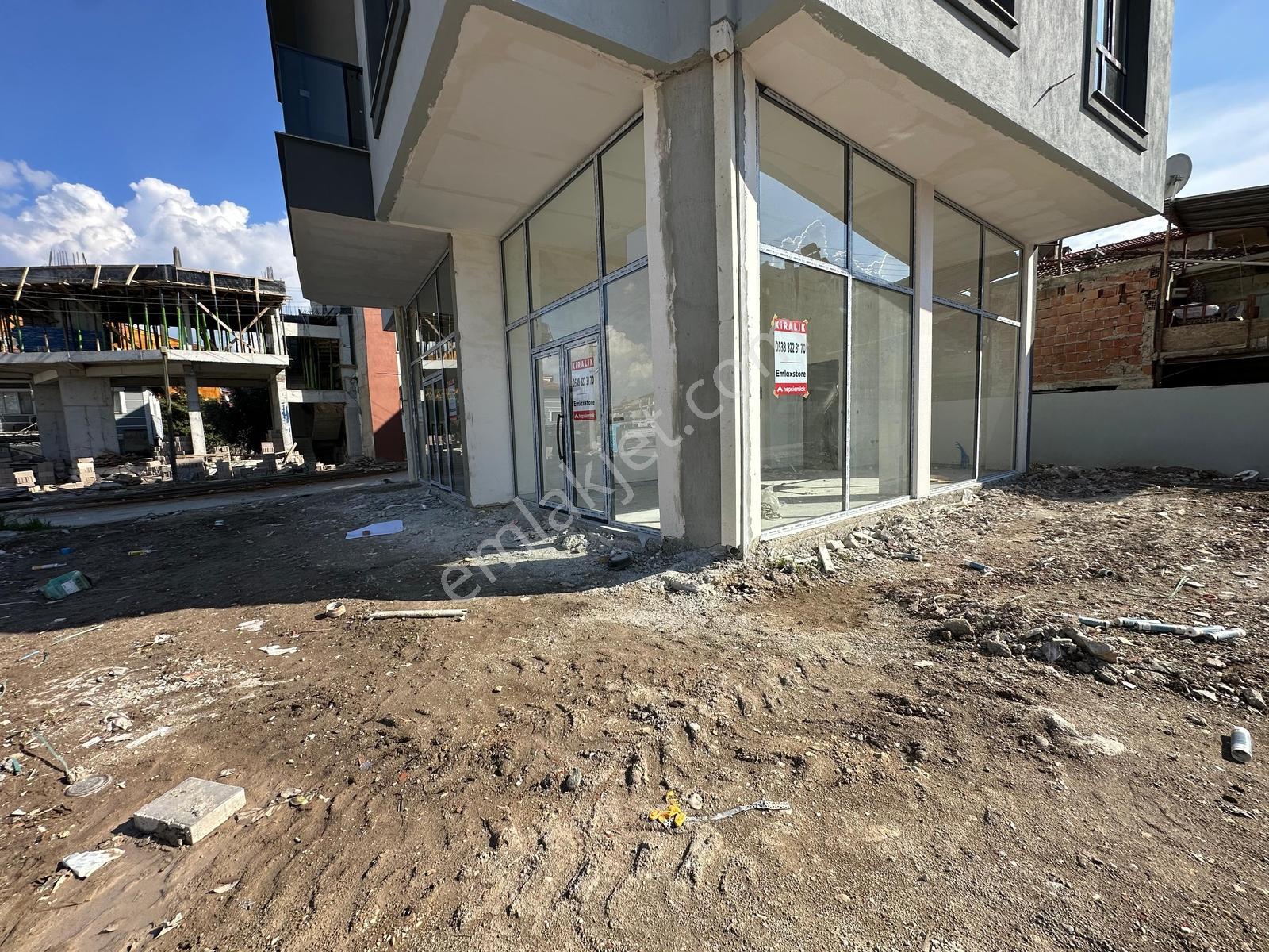 Köşe Başı Ve Cadde Üzeri Önü Açık Yüksek Tavanlı Ferah Dükkanlar - Görsel 4