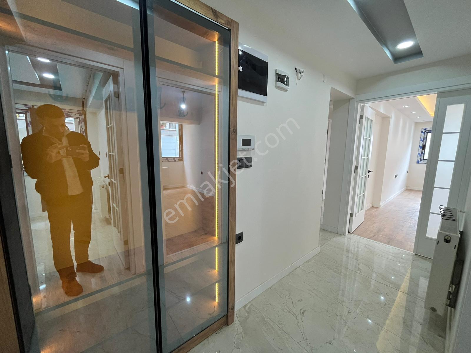 Asil'den Üçkuyularda Cadde Üzeri 3+1 Köşe Arakat Lüks Daire - Görsel 17