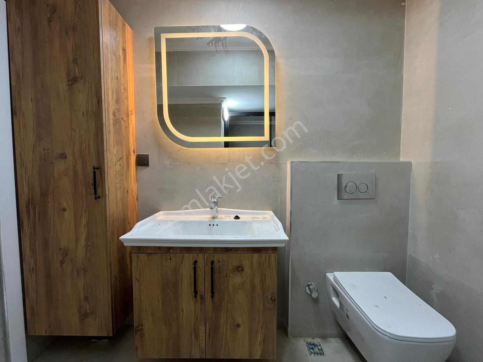Asil'den Üçkuyularda Cadde Üzeri 3+1 Köşe Arakat Lüks Daire - Görsel 11