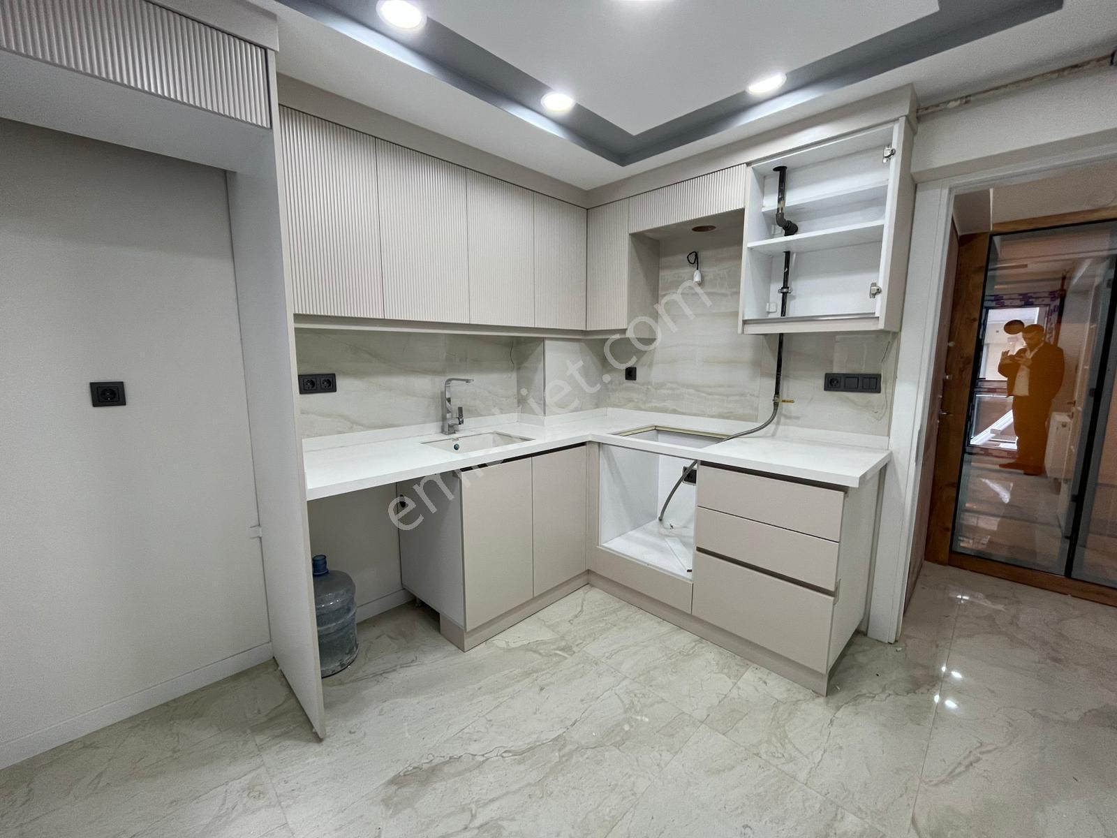 Asil'den Üçkuyularda Cadde Üzeri 3+1 Köşe Arakat Lüks Daire - Görsel 7