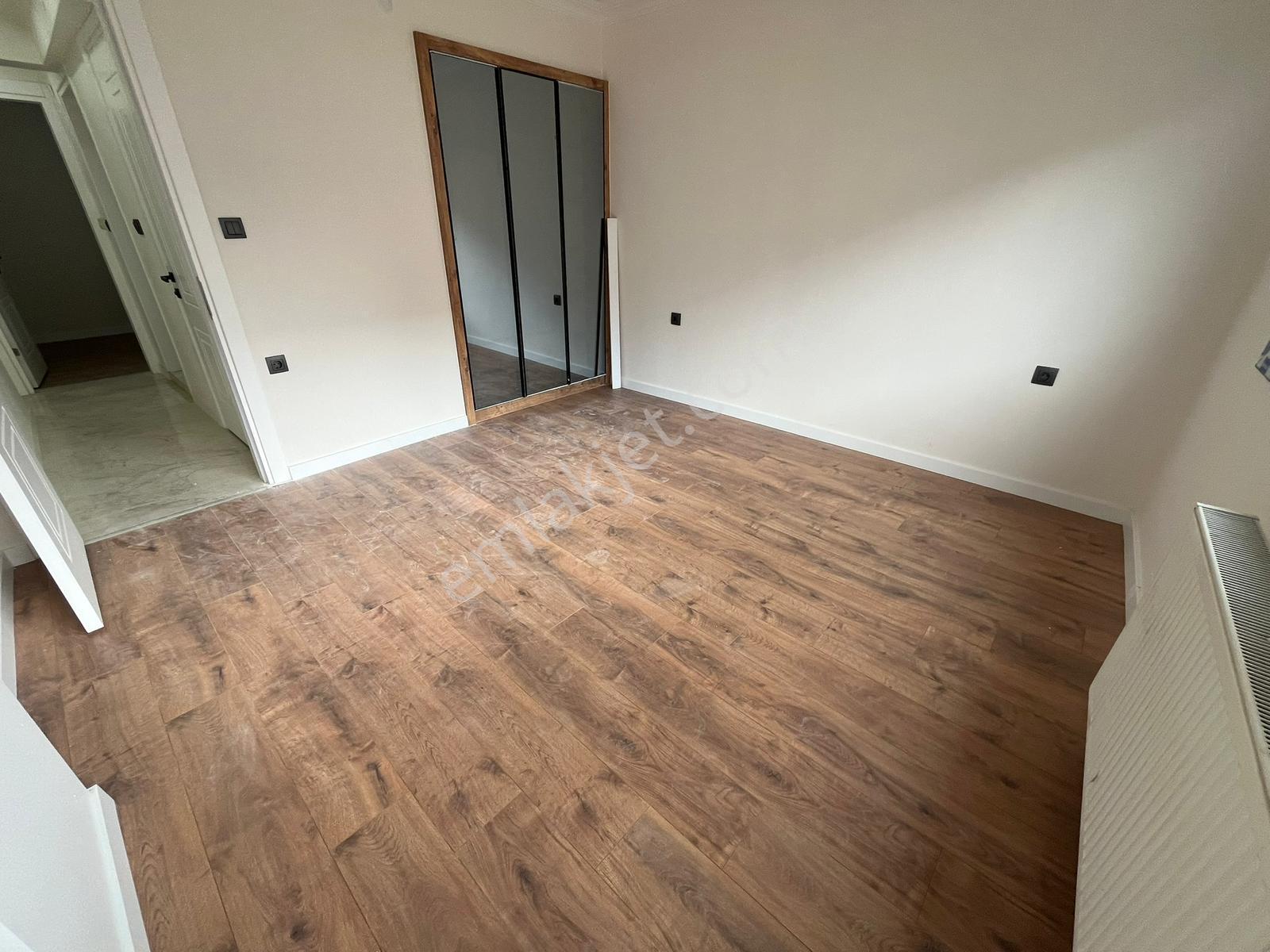 Asil'den Üçkuyularda Cadde Üzeri 3+1 Köşe Arakat Lüks Daire - Görsel 15