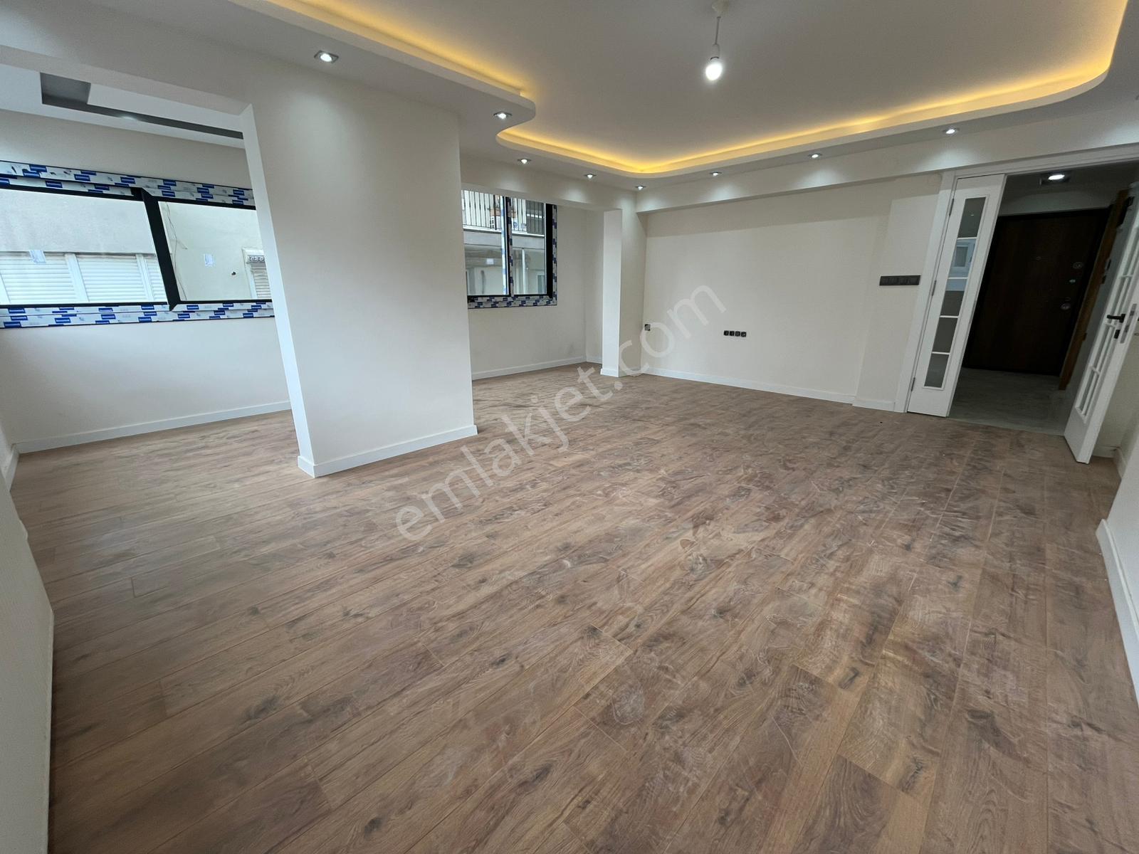 Asil'den Üçkuyularda Cadde Üzeri 3+1 Köşe Arakat Lüks Daire - Görsel 3