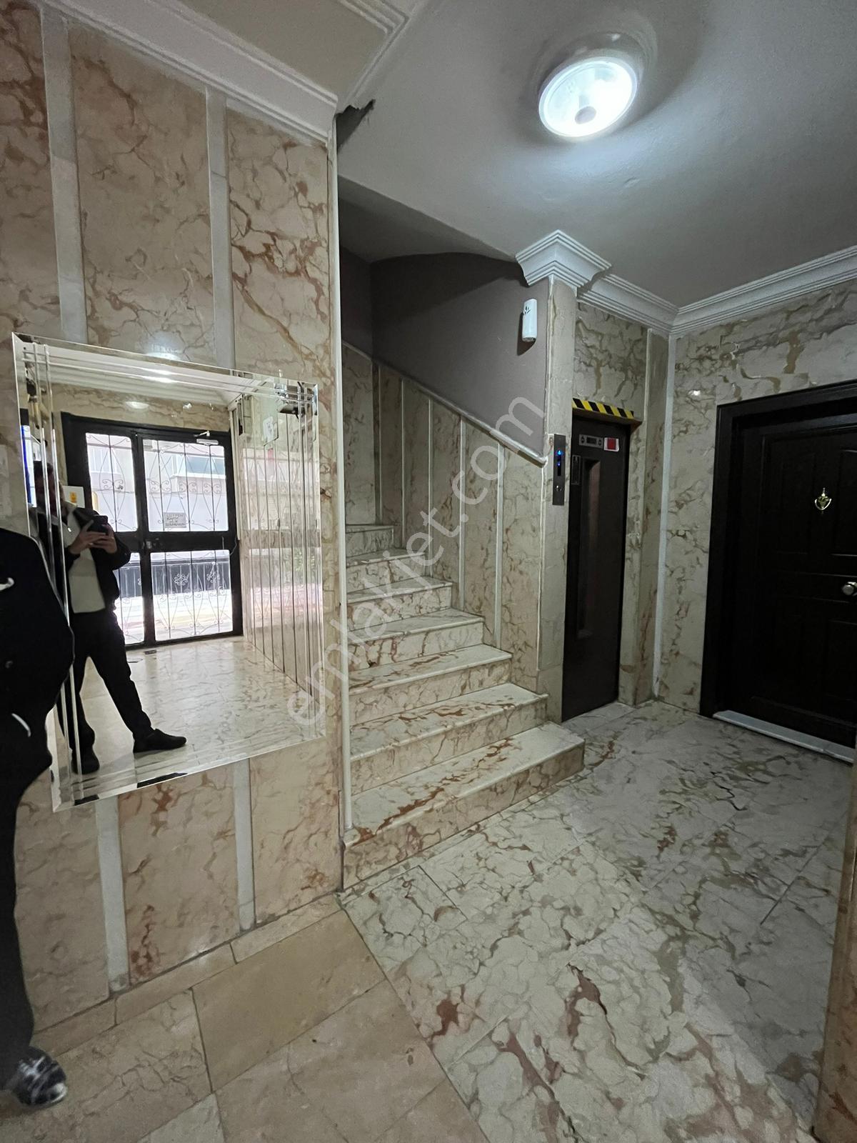 Asil'den Üçkuyularda Cadde Üzeri 3+1 Köşe Arakat Lüks Daire - Görsel 26