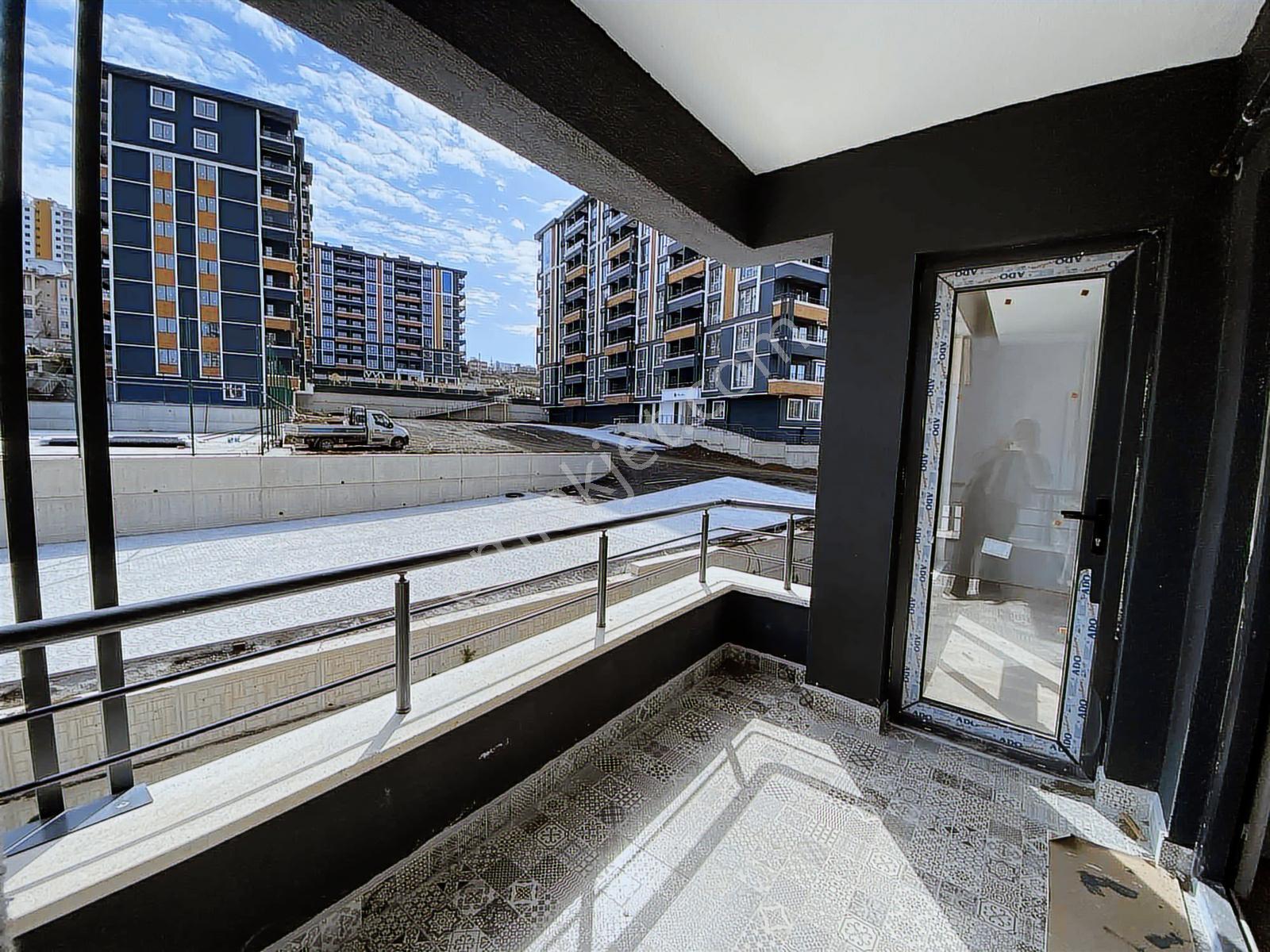 Atakum'da Havuzlu Site'de 1+1 Daire- Remax Ezgi Kansız - Görsel 6
