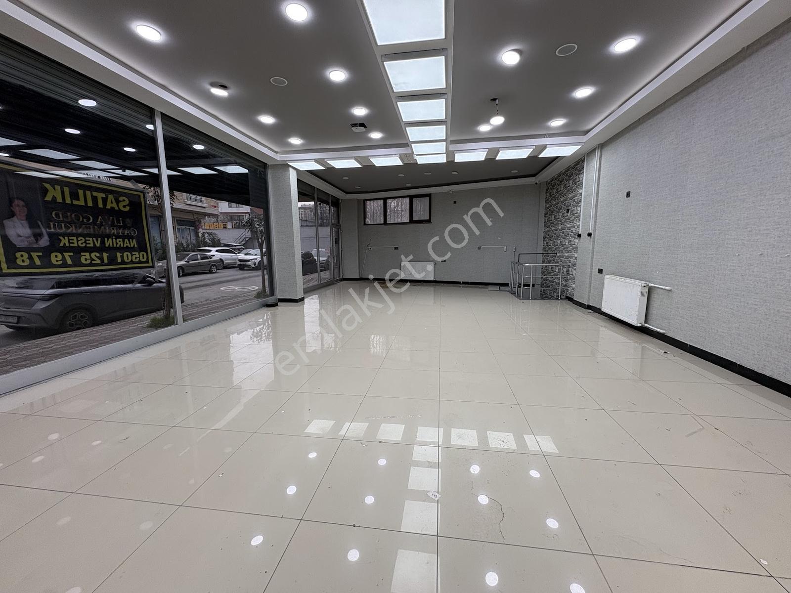 Bağcılar Kirazlı Mahallesi 250m2 Dekorasyonlu Dükkan-mağaza