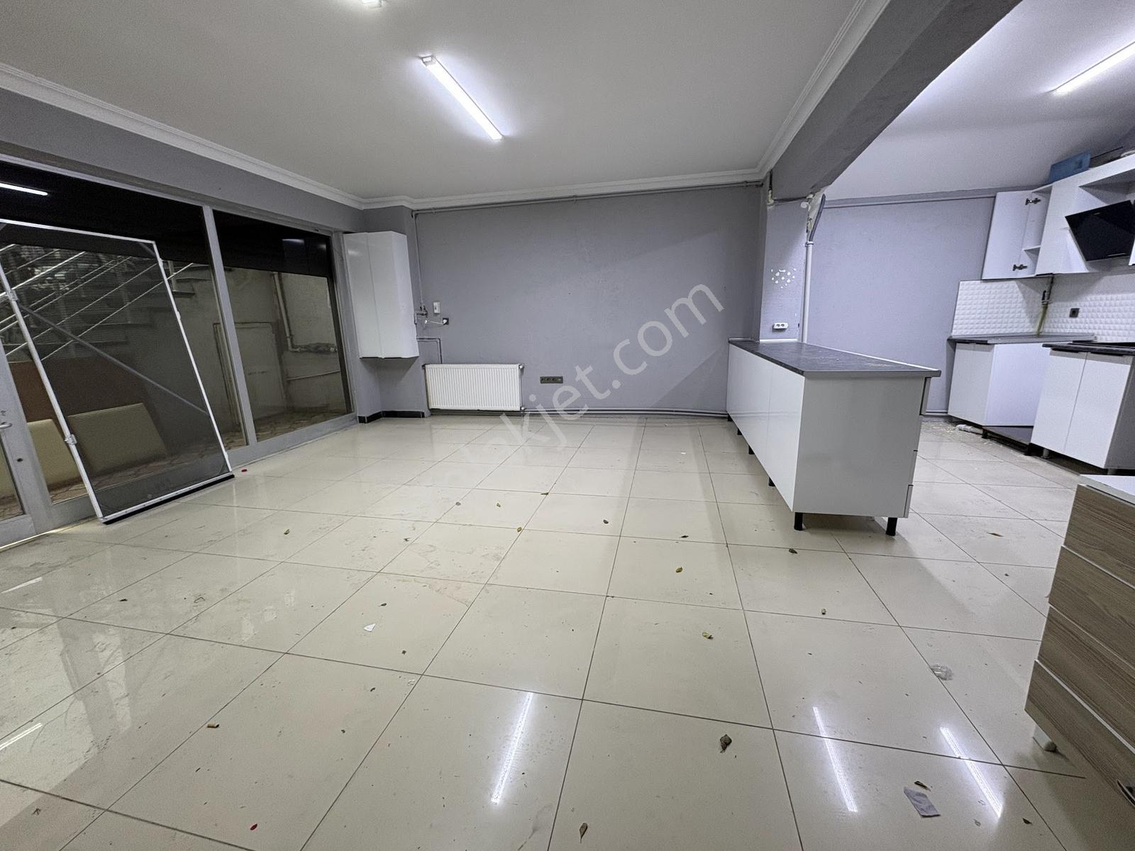 Bağcılar Kirazlı Mahallesi 250m2 Dekorasyonlu Dükkan-mağaza - Görsel 2