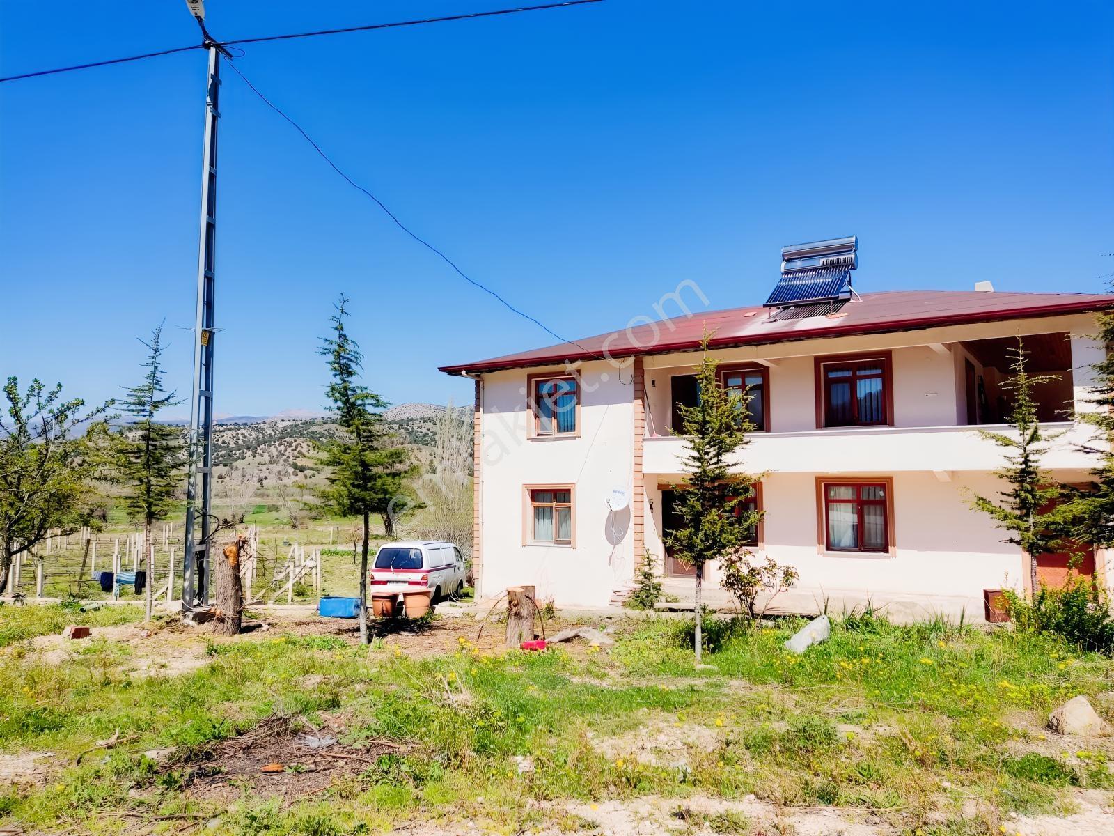 İstanbul Yolu Kenarı Akören (hacıhasan)'da Müstakil Ev Bahçe