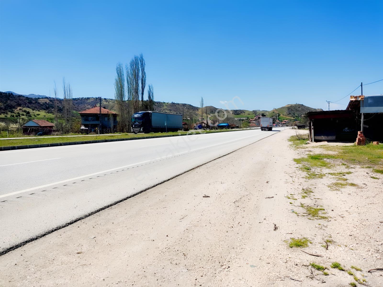 İstanbul Yolu Kenarı Akören (hacıhasan)'da Müstakil Ev Bahçe - Görsel 8