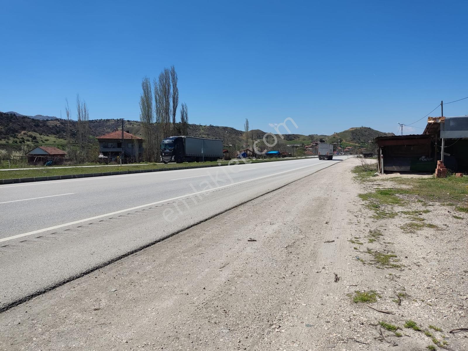 İstanbul Yolu Kenarı Akören (hacıhasan)'da Müstakil Ev Bahçe - Görsel 28