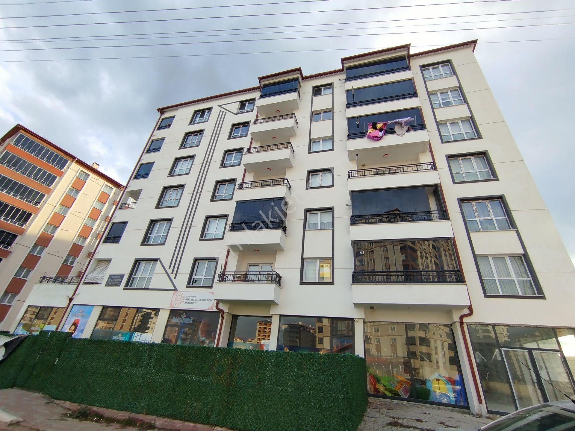 Kaçmaz Emlak Sivas Diriliş Tuzlugöl Satılık 3+1 Pazarın Yanı - Görsel 2