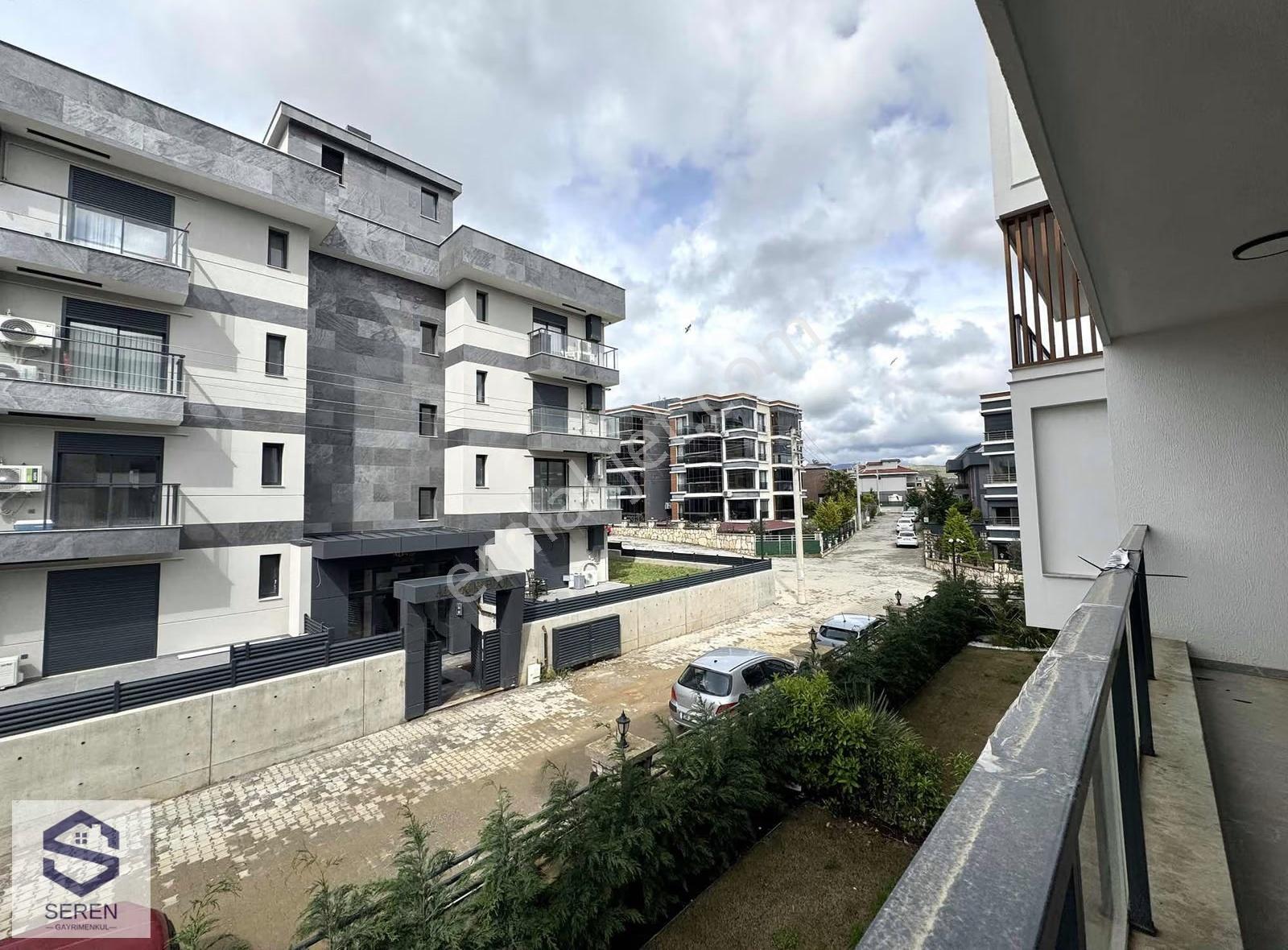 Seferihisar Necat Hepkon Mahallesinde Satılık Havuzlu Sitede 2+1 - Görsel 8