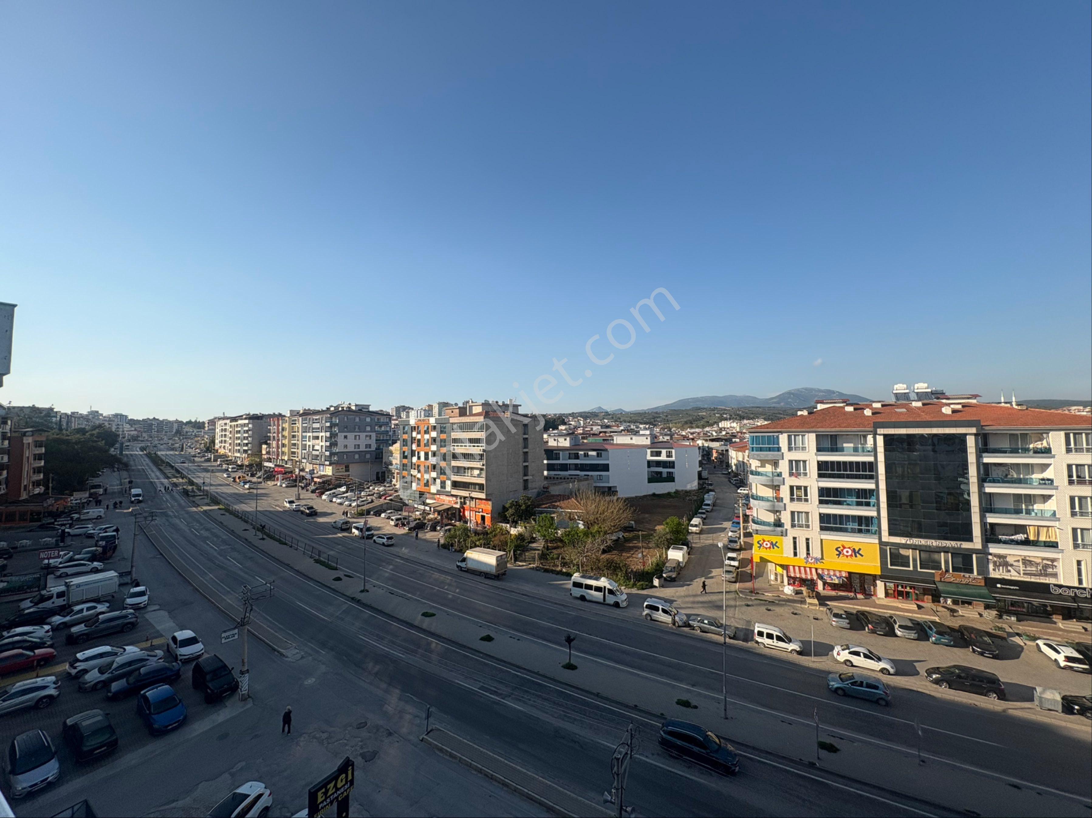 Ana Cadde Üzerinde Sınırsız Kredi İmkanı Ferah Full Bakımlı Satılık 3+1 - Görsel 9
