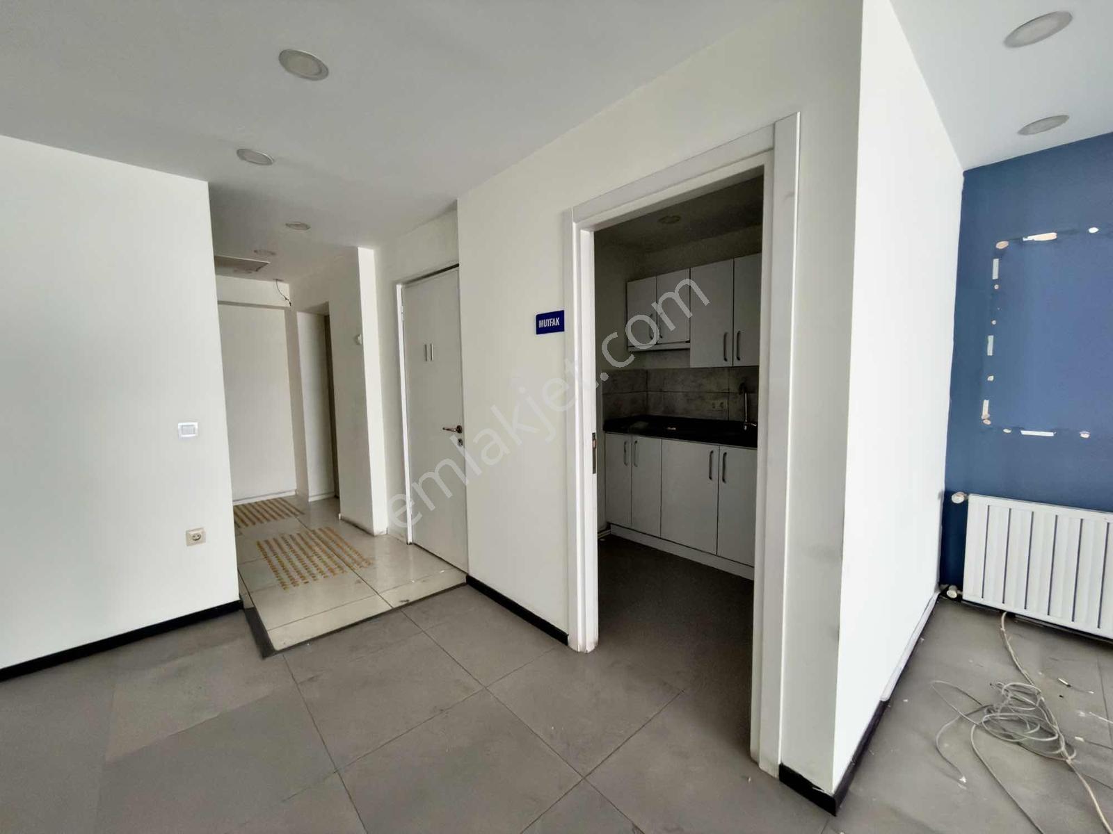 Altın Emlak'tan Cumhuriyet Caddesi'nde 6 Katlı Kiralık İş Yeri - Görsel 8