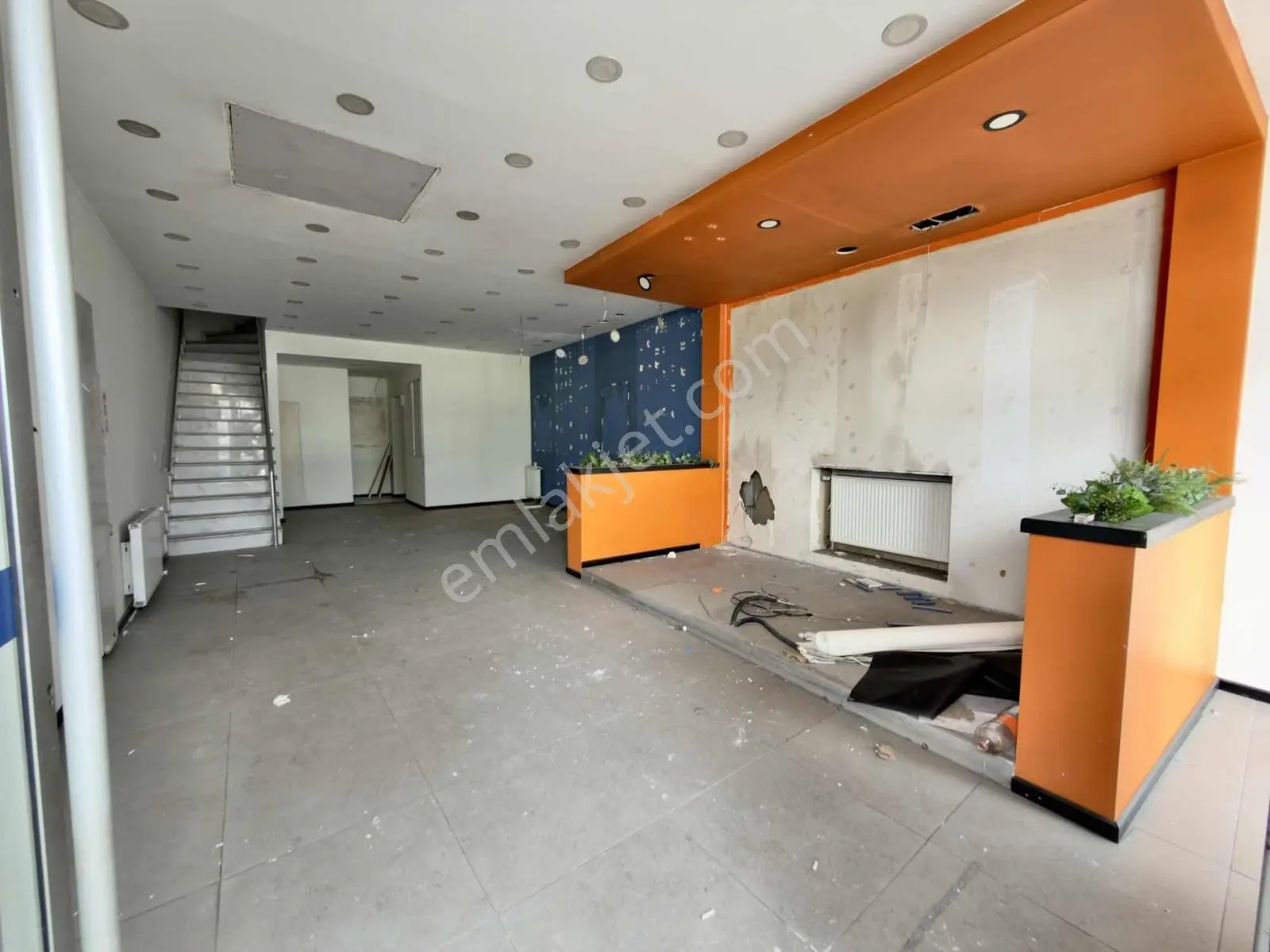 Altın Emlak'tan Cumhuriyet Caddesi'nde 6 Katlı Kiralık İş Yeri - Görsel 25