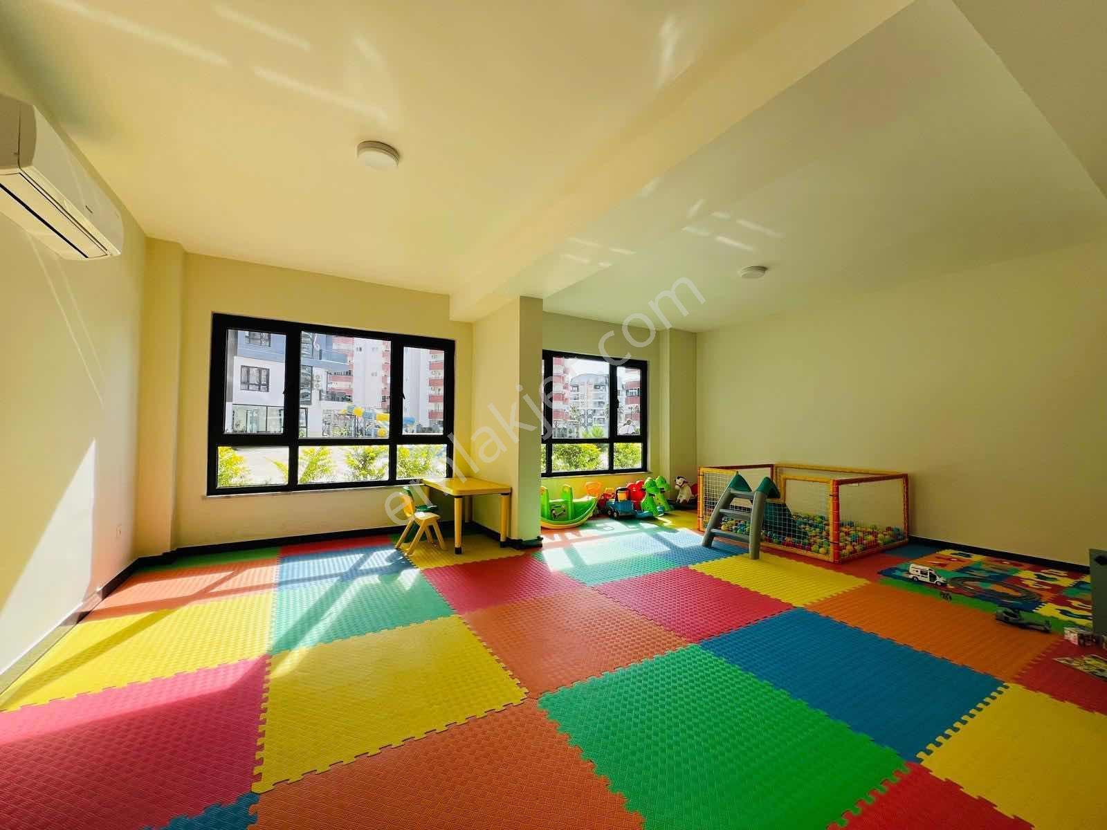 Mahmutlarda Tekinoğlu Sıtesinde Eşyali Satılık 2+1 Dubleks Daire - Görsel 18