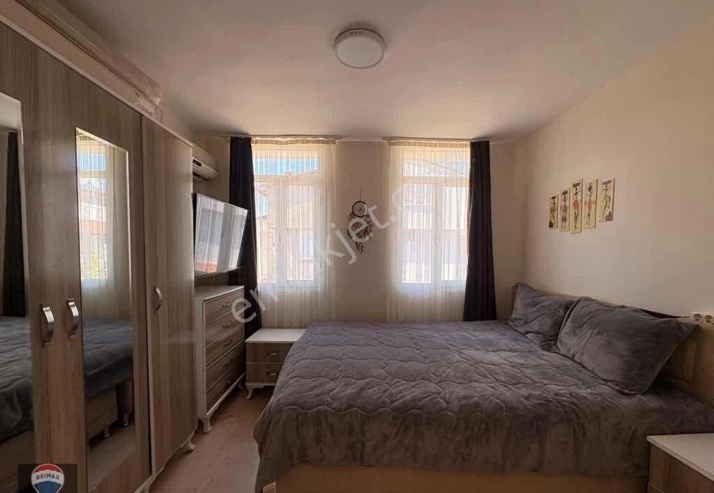 Kuşadası Pınarkent Sitesinde 4+1 Bahçeli Tripleks Villa |düşler Yakası Sahile 500 M | Yeni Tadilatl - Görsel 8