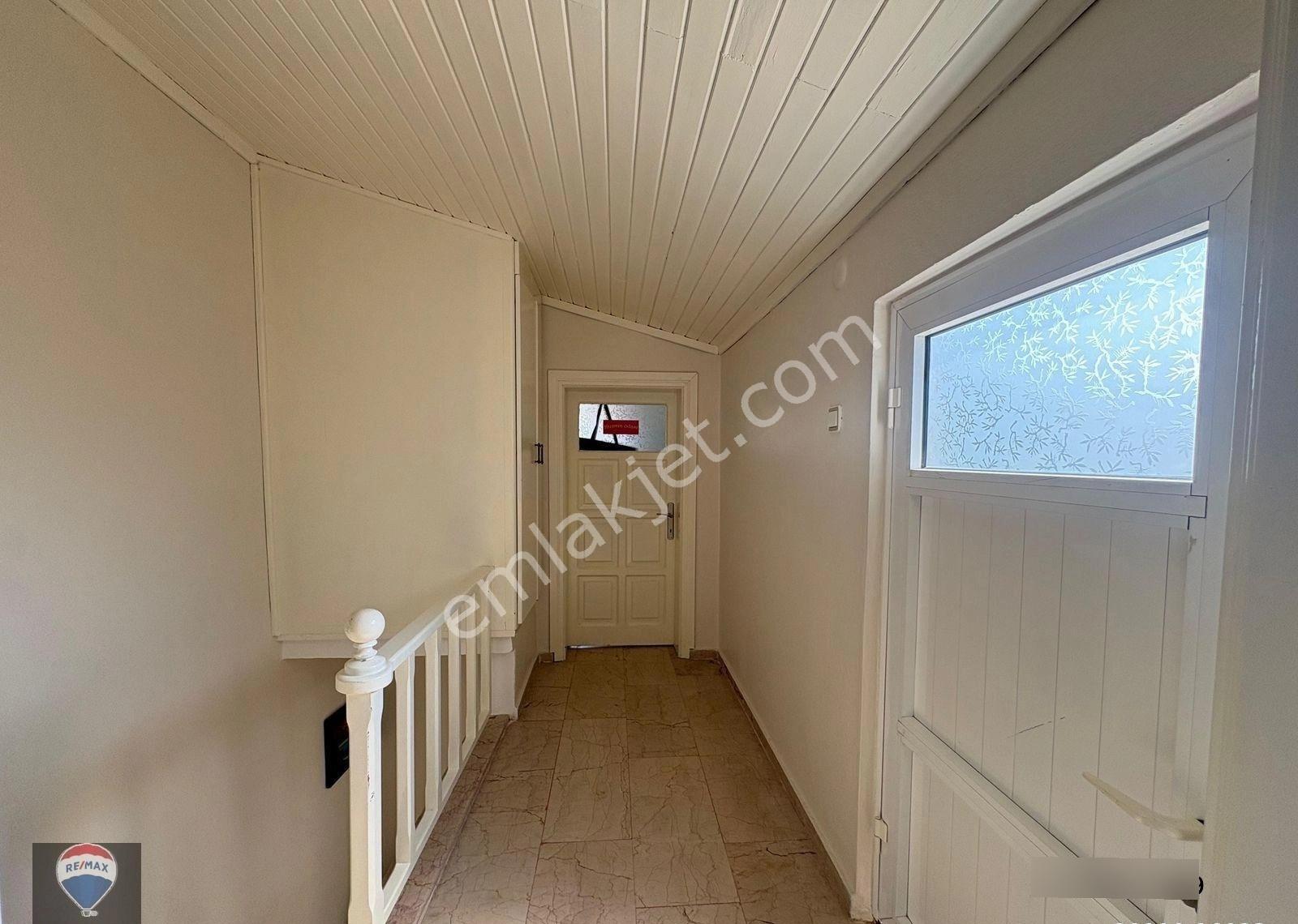 Kuşadası Pınarkent Sitesinde 4+1 Bahçeli Tripleks Villa |düşler Yakası Sahile 500 M | Yeni Tadilatl - Görsel 32
